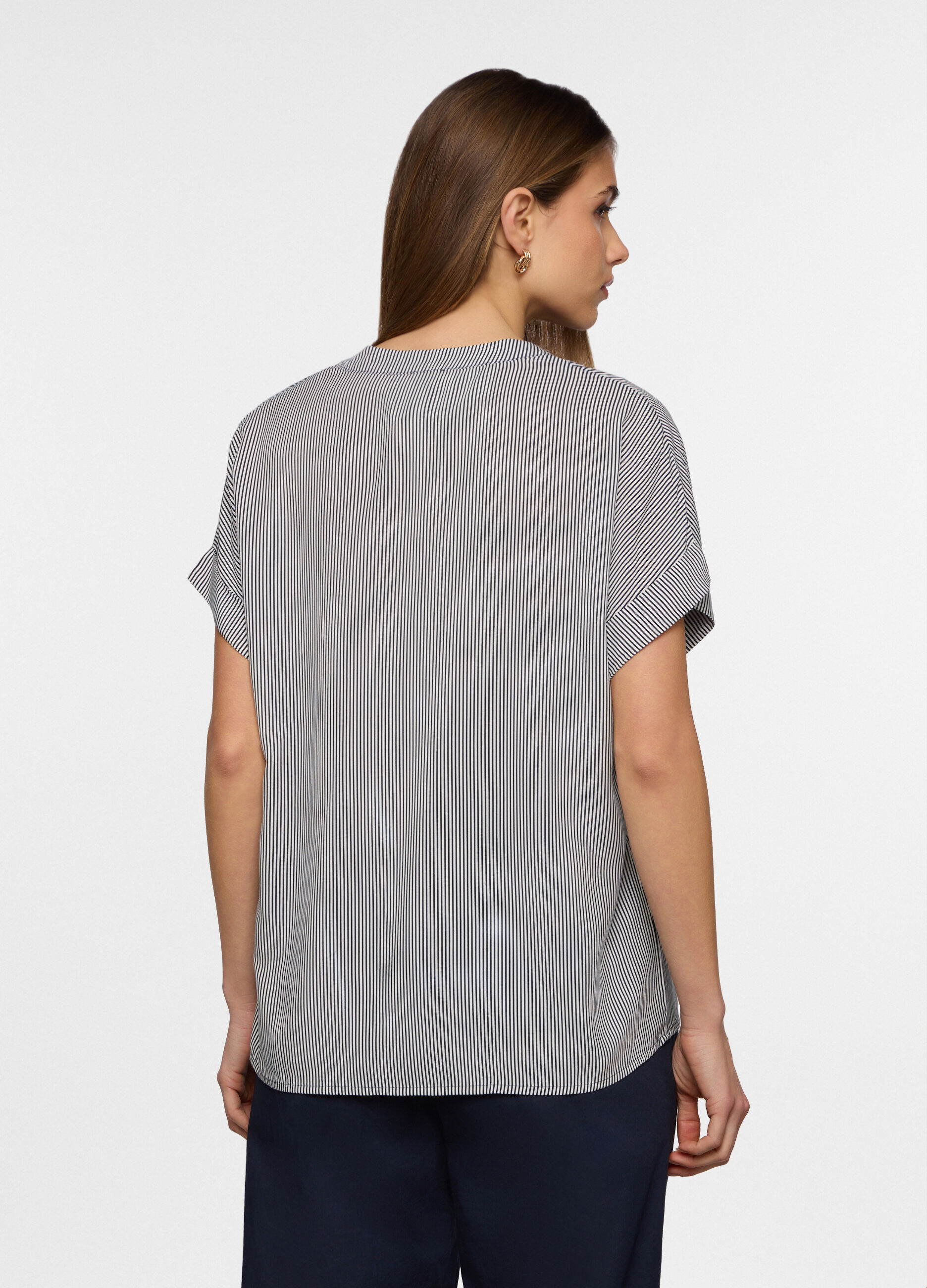 Blusa regular fit con scollo a V donna_1