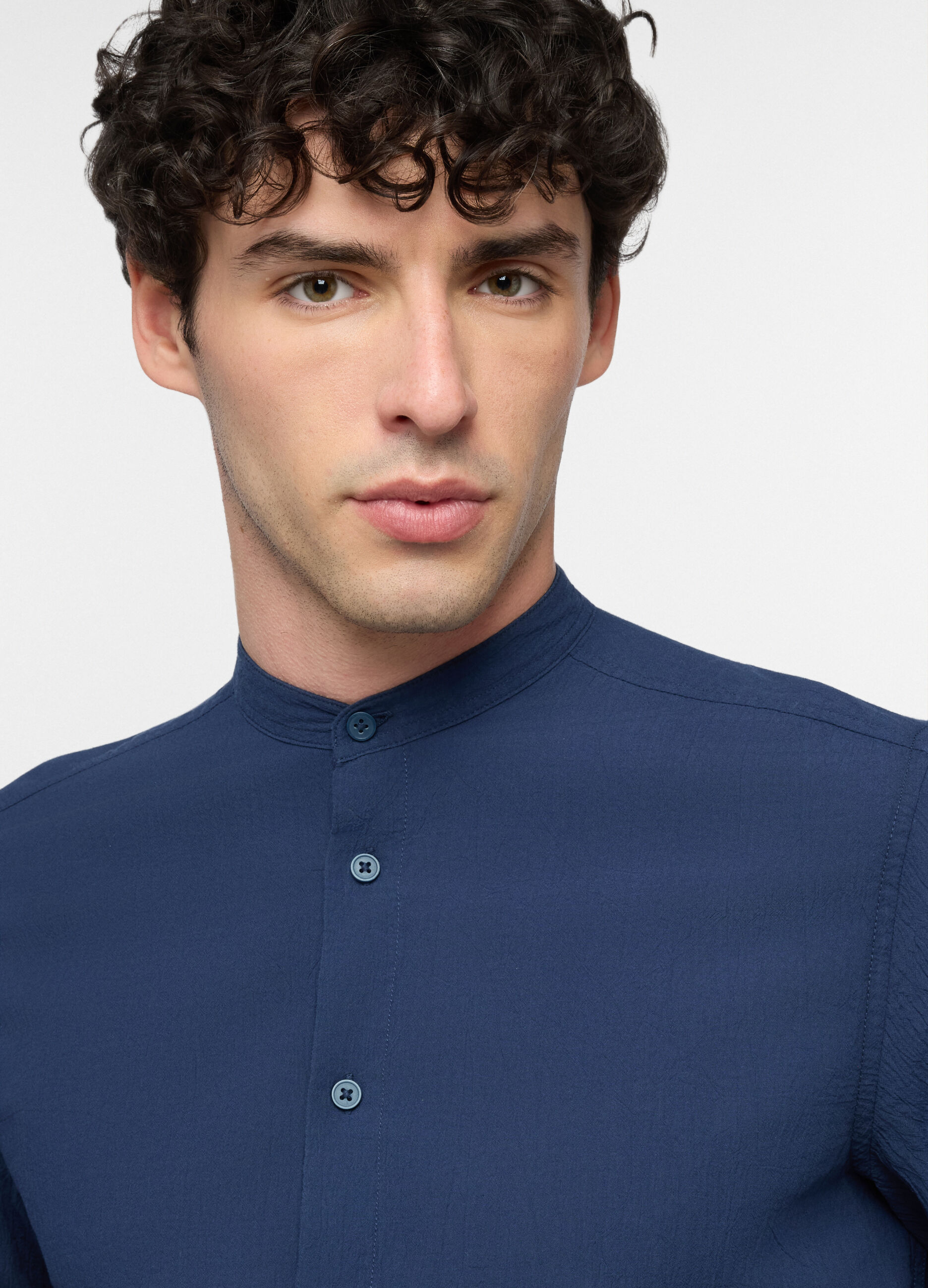 Camicia regular fit con collo coreano in cotone uomo_2