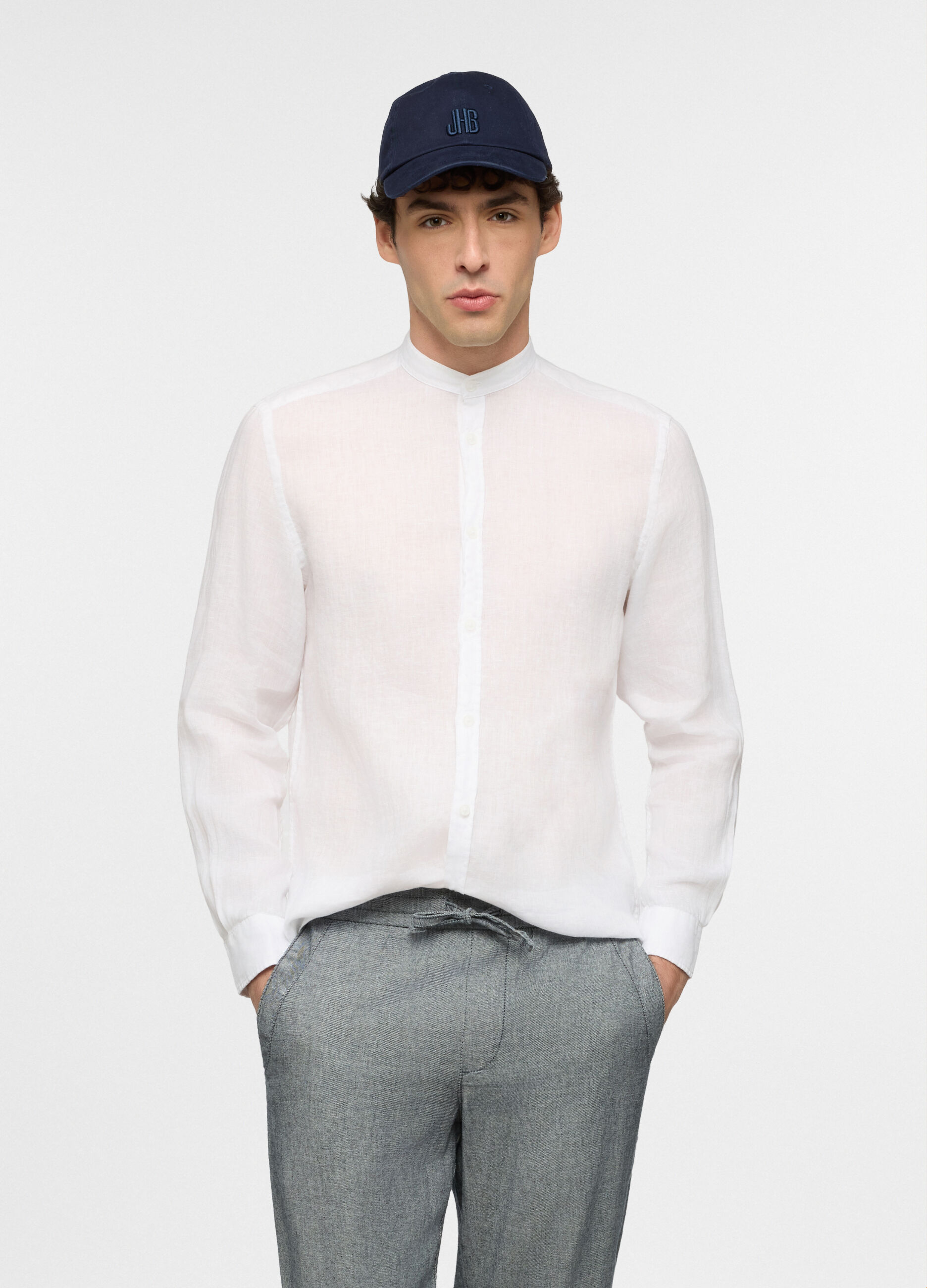 Camicia regular fit con collo coreano in lino uomo_0