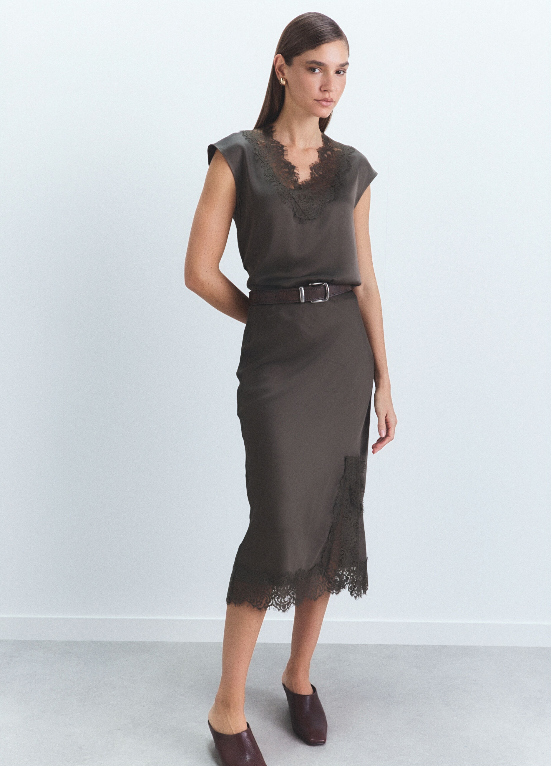 Blusa Fit Regular con scollo a V in raso di pura viscosa donna_0