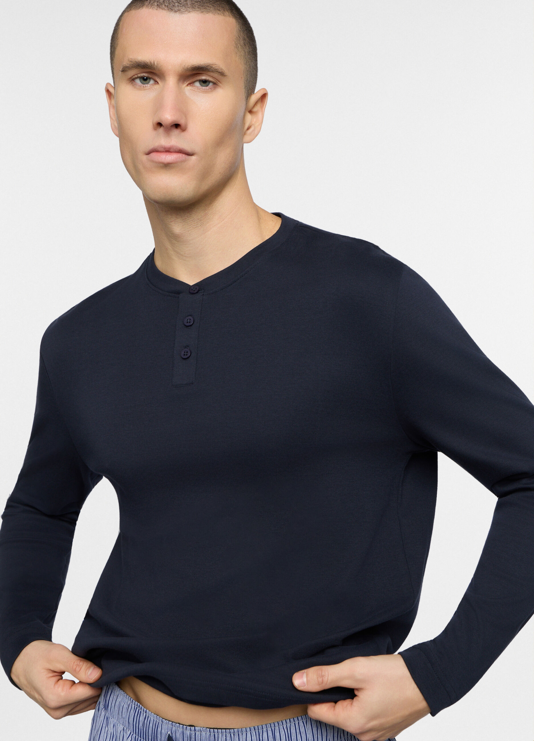 Maglia del pigiama a serafino in cotone uomo_2