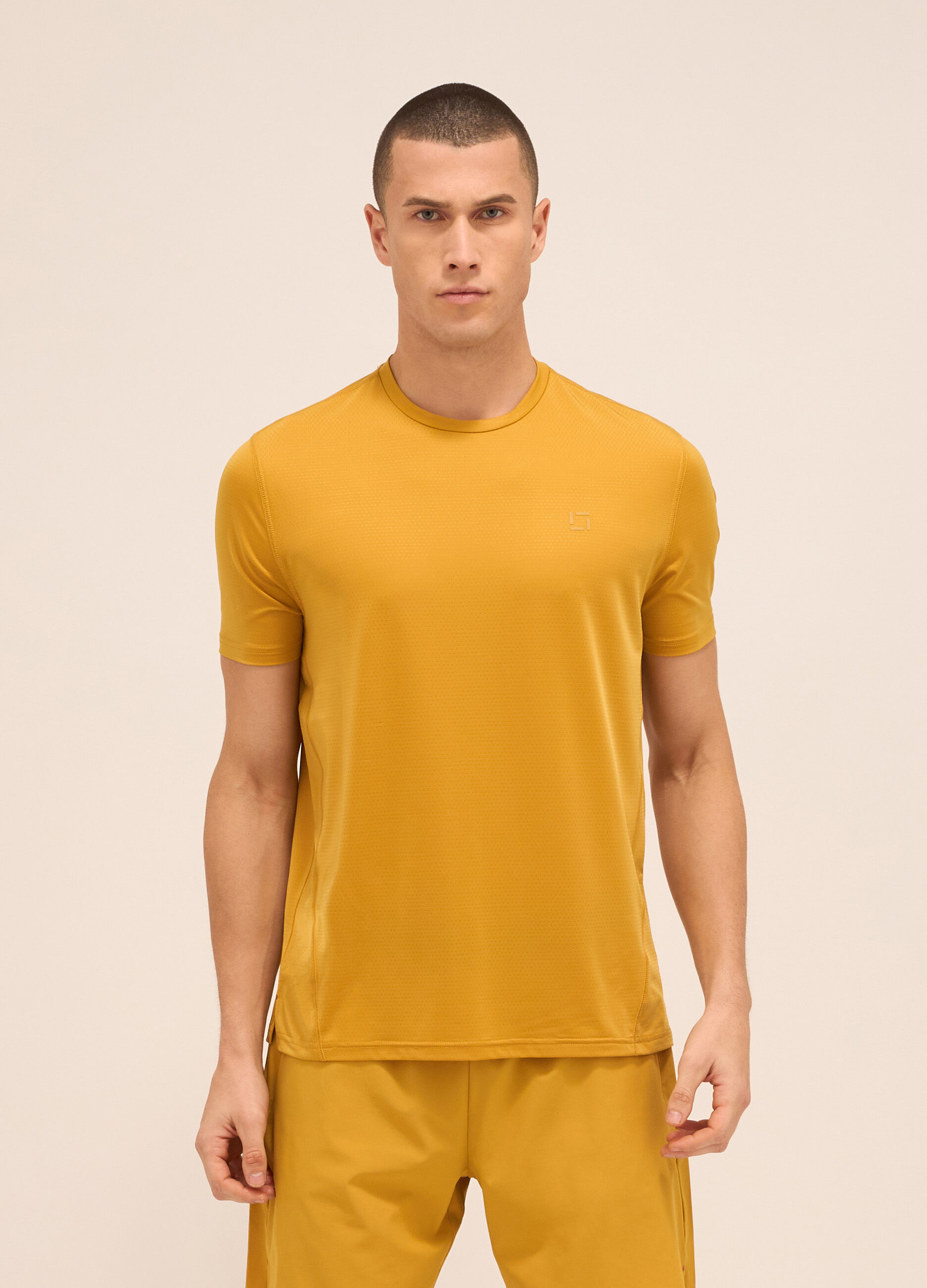 T-shirt tecnica a maniche corte uomo_0