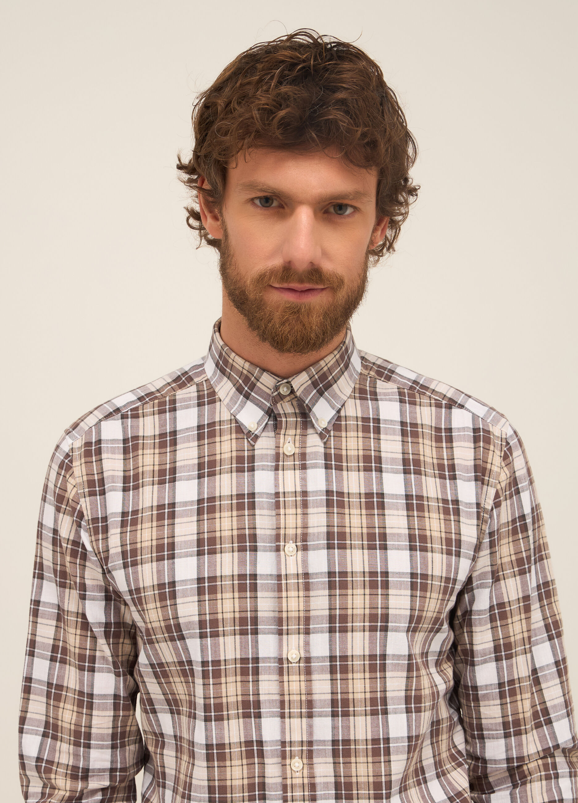 Camicia regular fit button-down a quadri uomo_2
