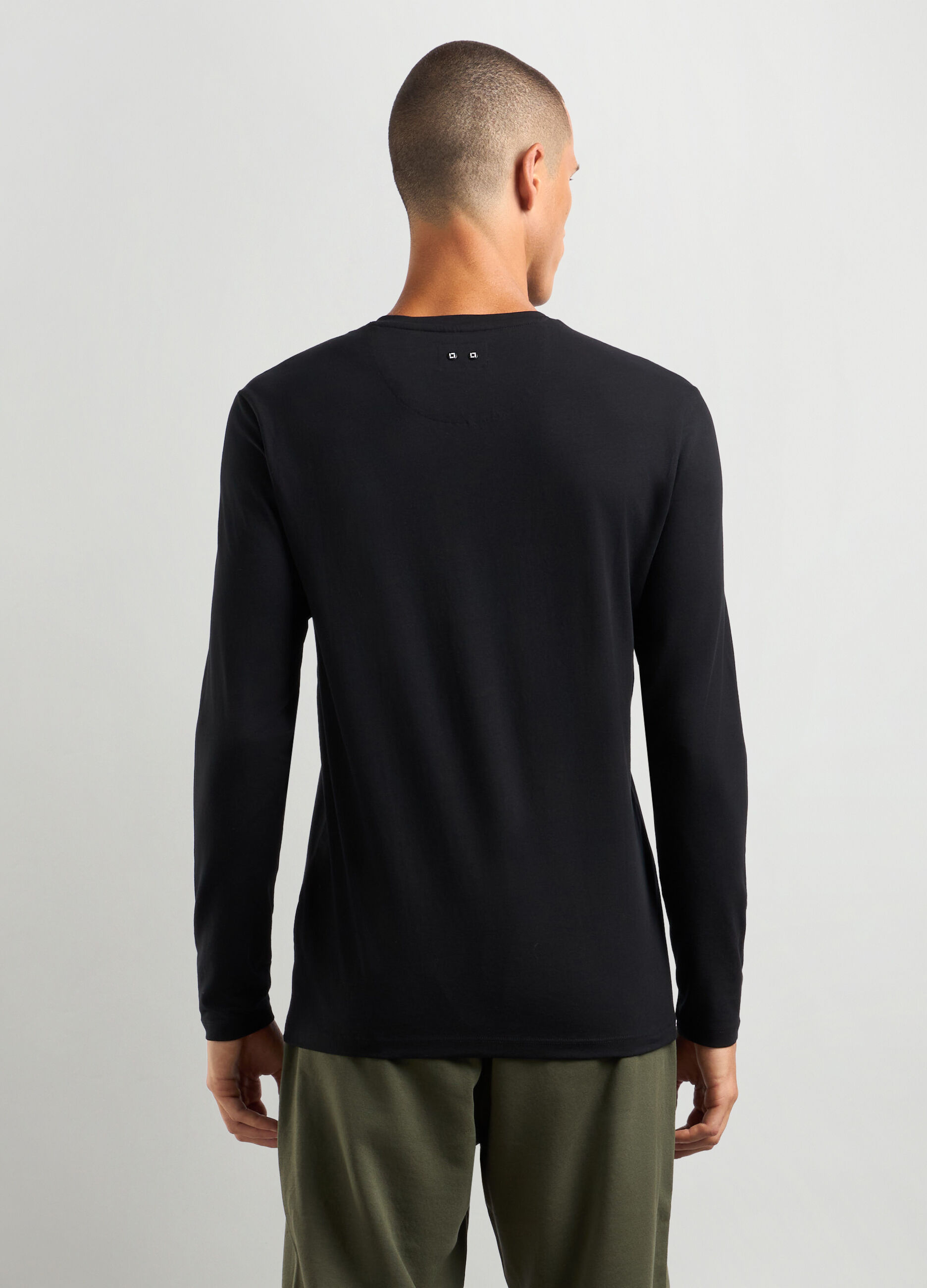 Maglia scollo a V in cotone stretch uomo_1