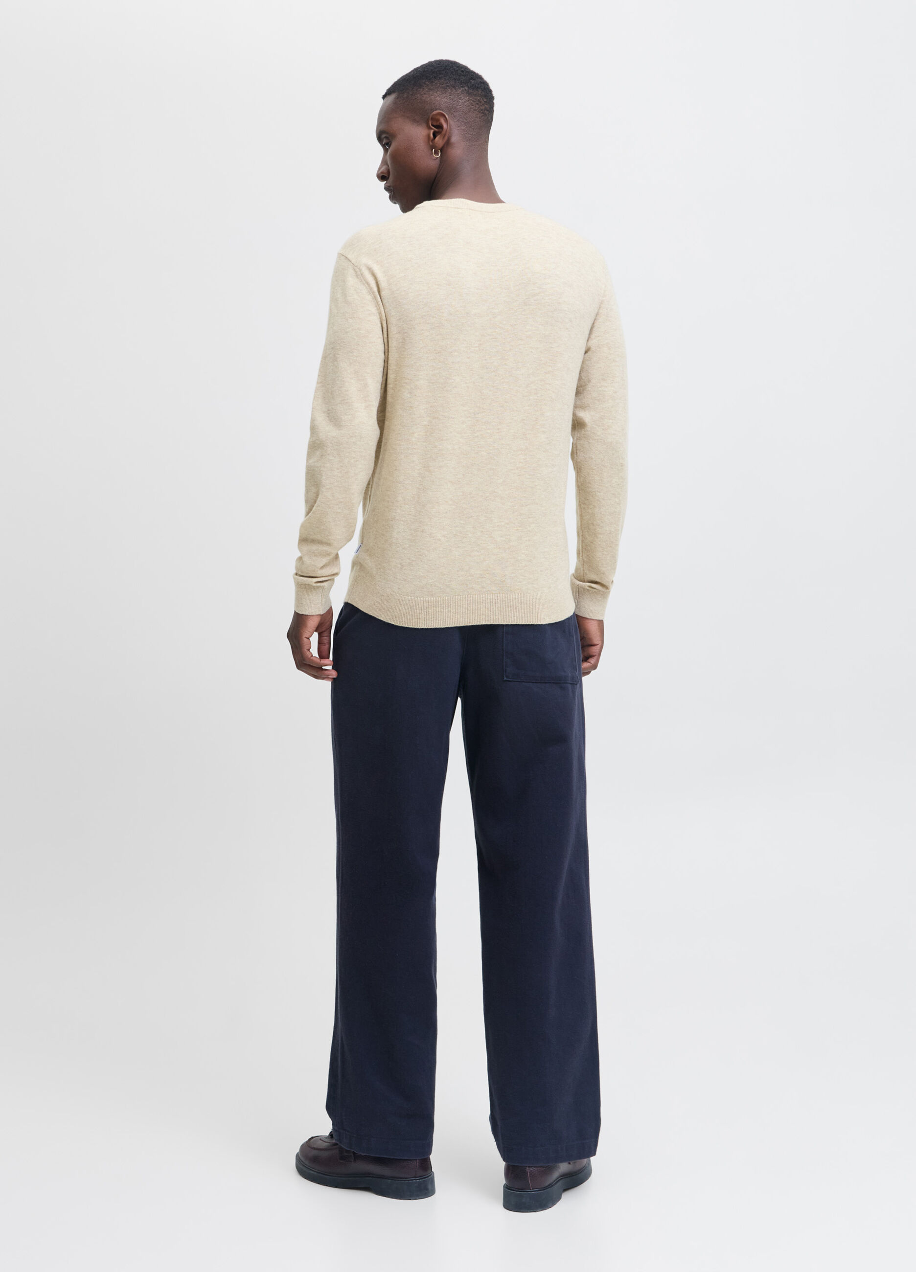 Maglione girocollo a maglia rasata uomo_1