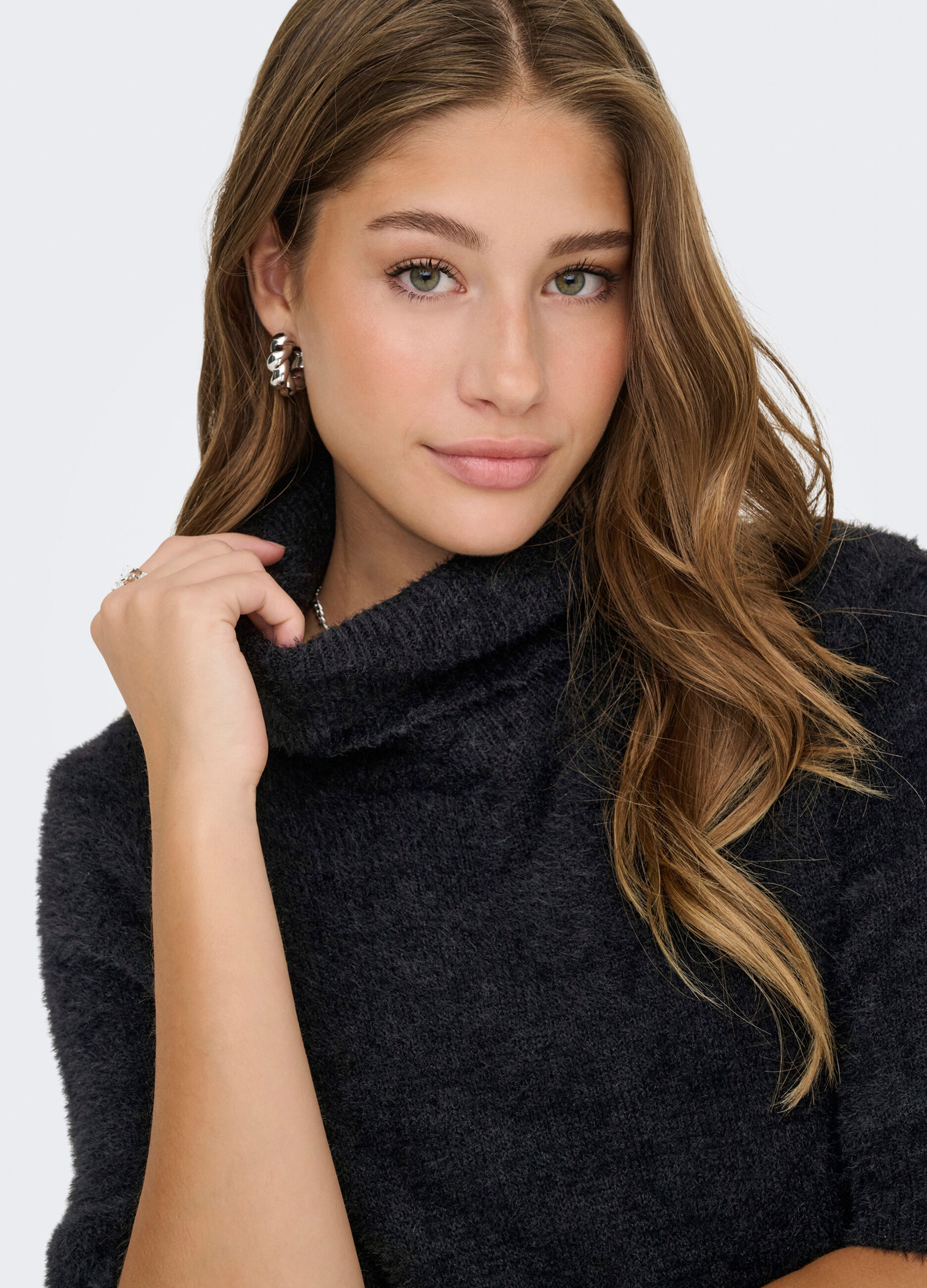 Tricot fluffy a maniche corte donna_4