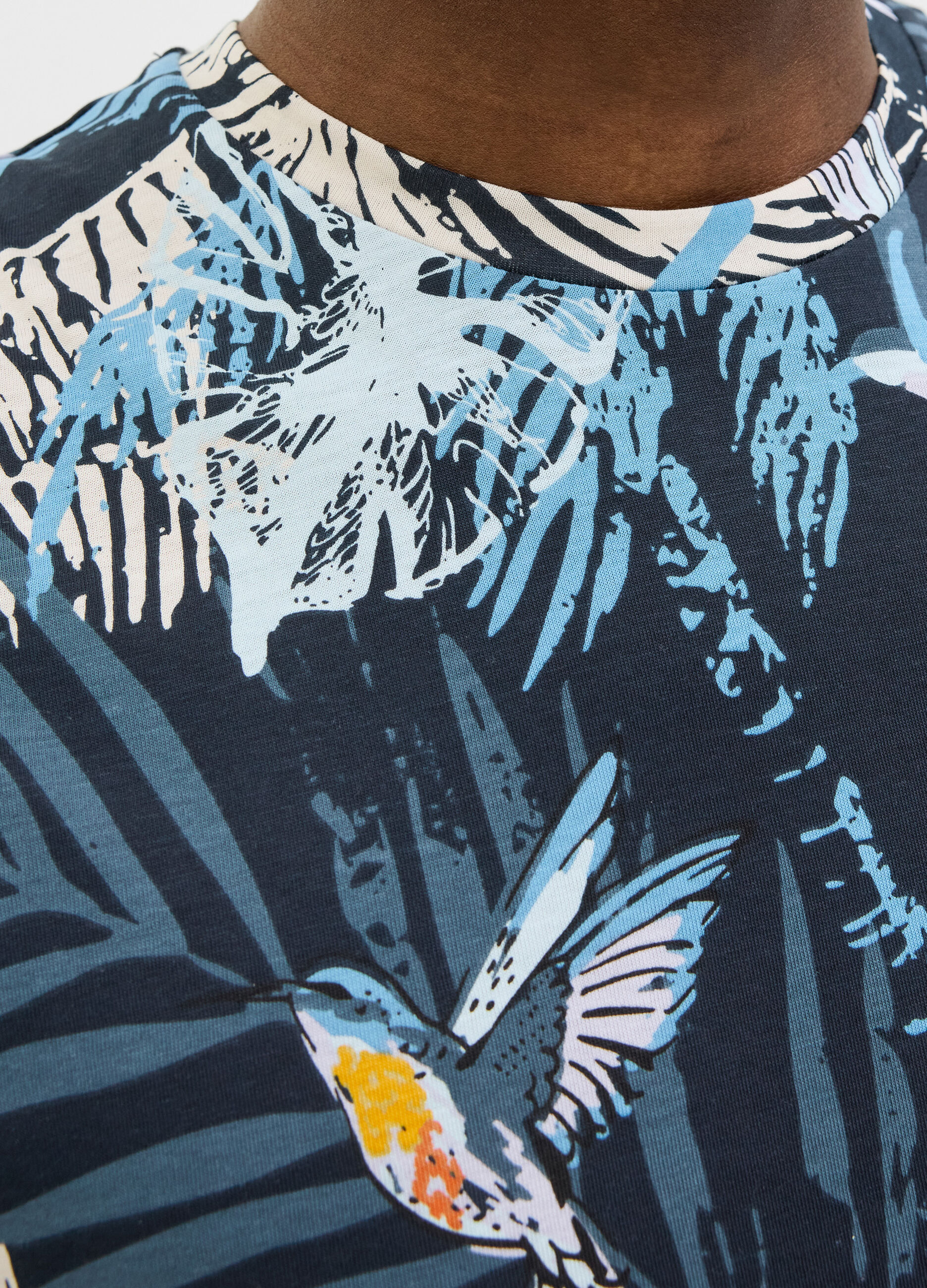 T-shirt standard fit con stampa uomo_5