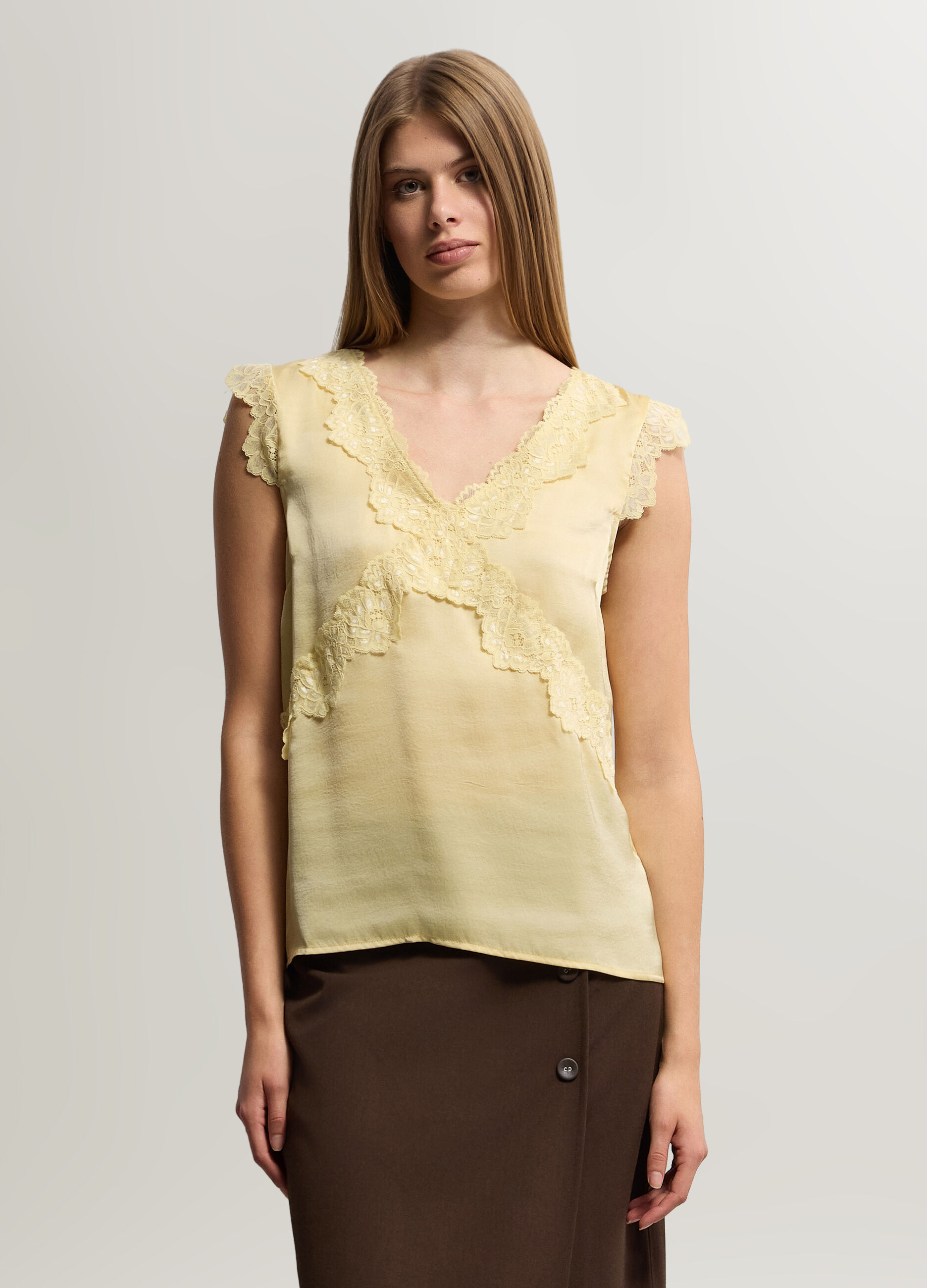 Blusa Fit Regular con scollo a V in raso donna_0
