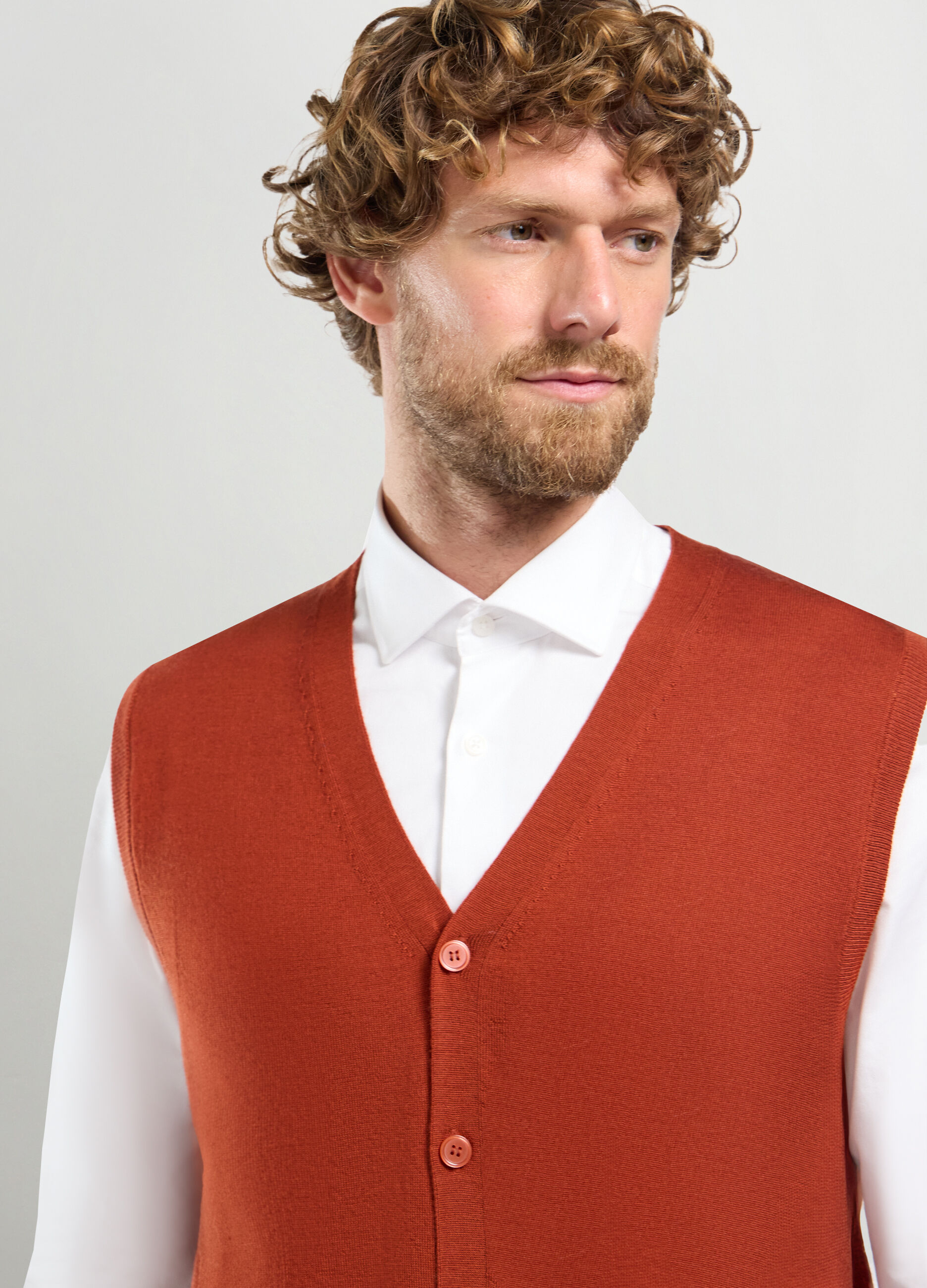 Gilet collo a V in maglia rasata uomo_2