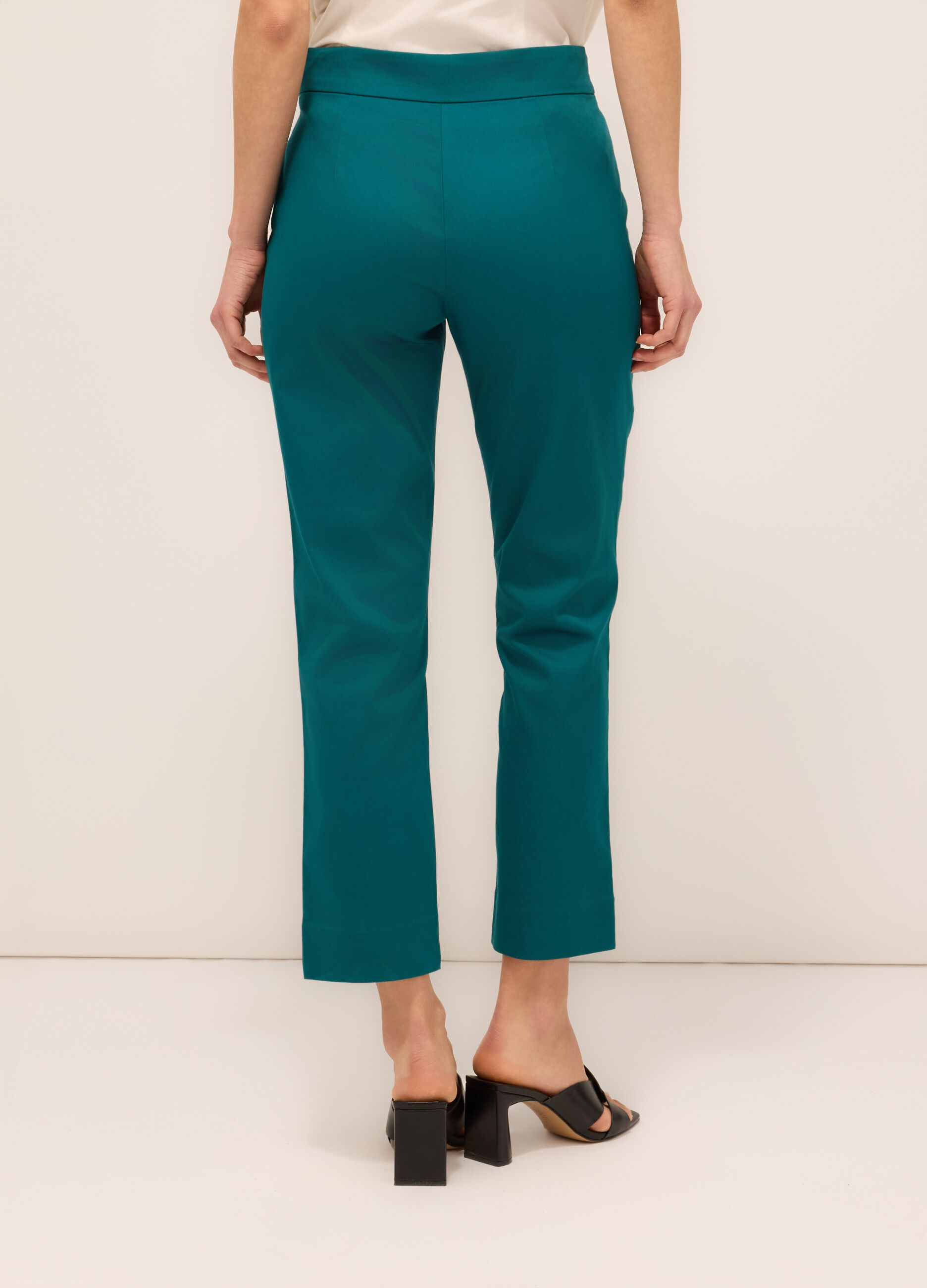Pantaloni in raso di cotone stretch donna_1