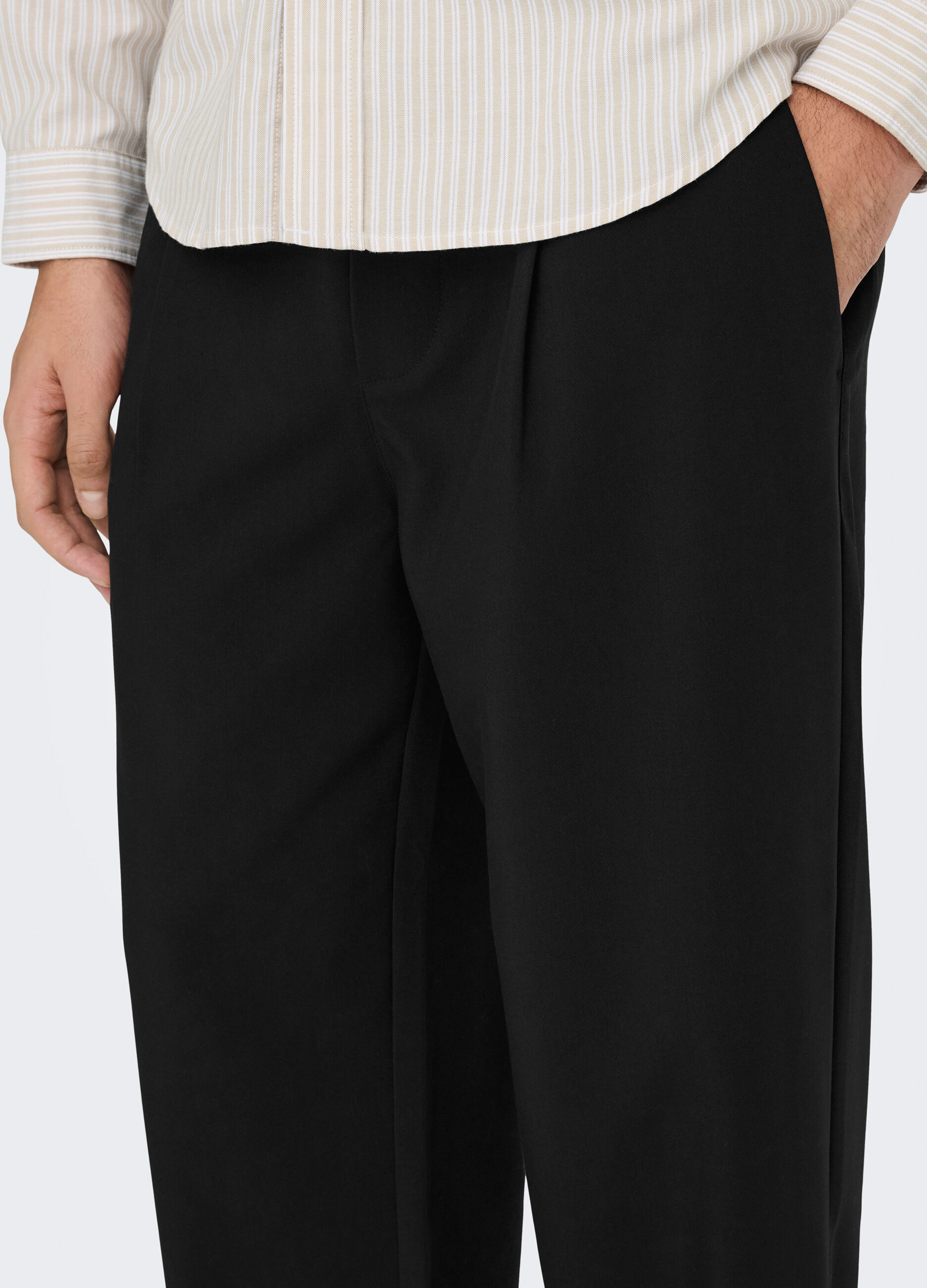 Pantalone con coulisse e pince uomo_3