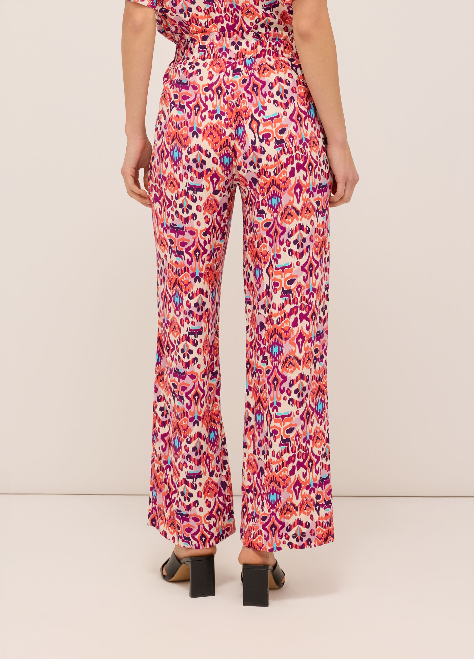 Pantaloni in pura viscosa con stampa donna_1