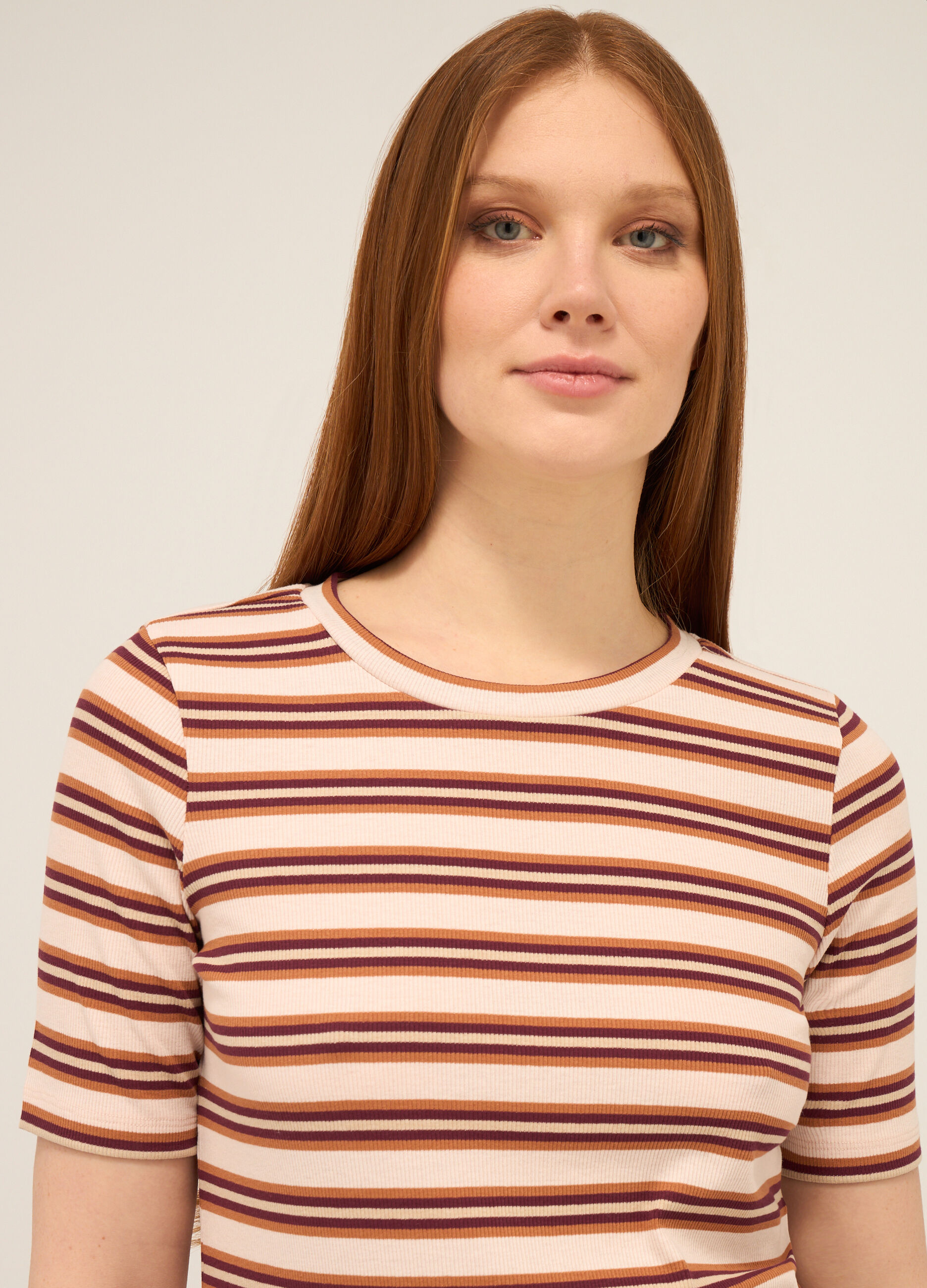 T-shirt in costina di misto cotone stretch donna_2