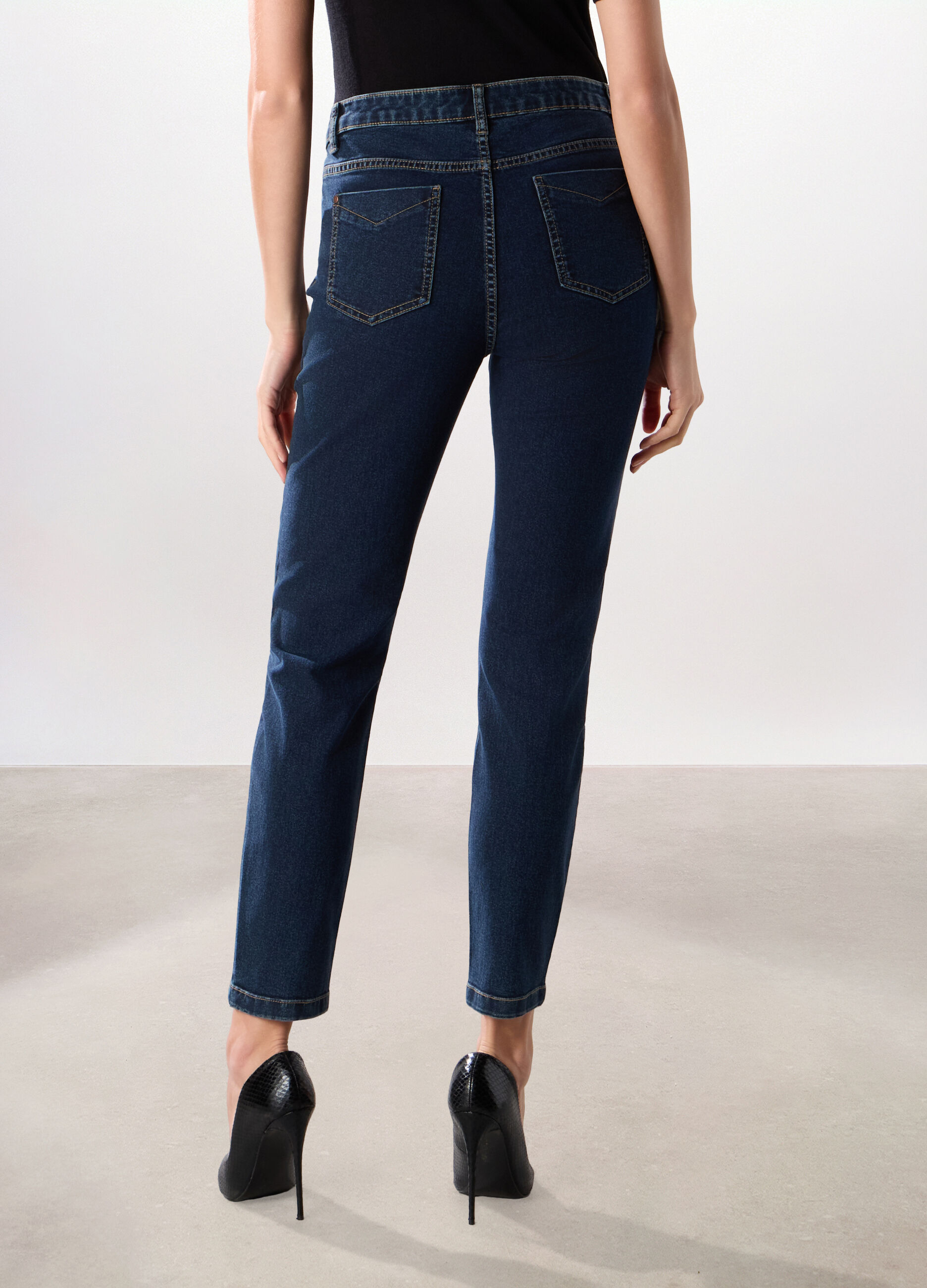 Pantaloni in denim misto cotone donna_1