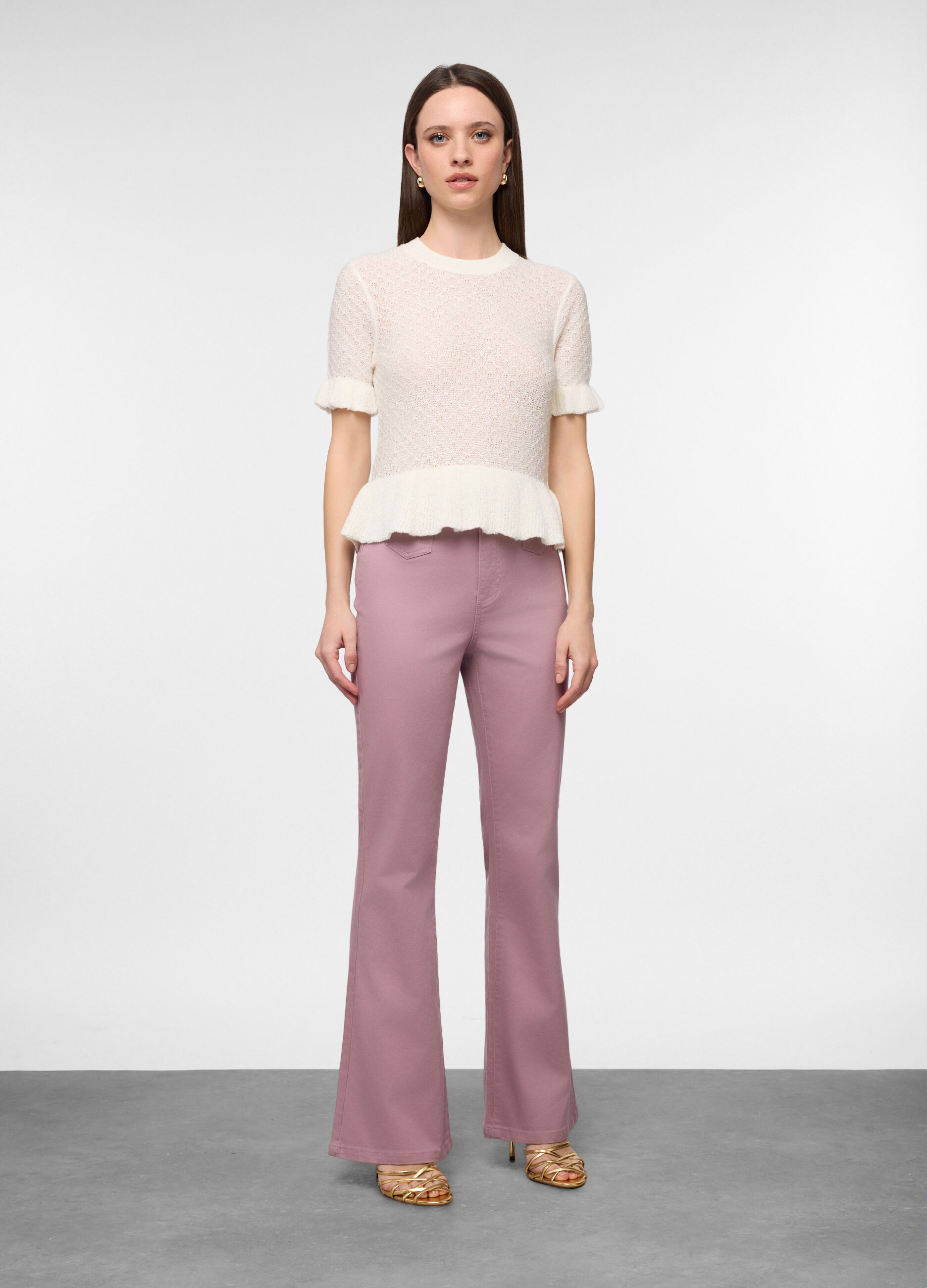 Pantaloni flare fit in twill di cotone stretch donna_0