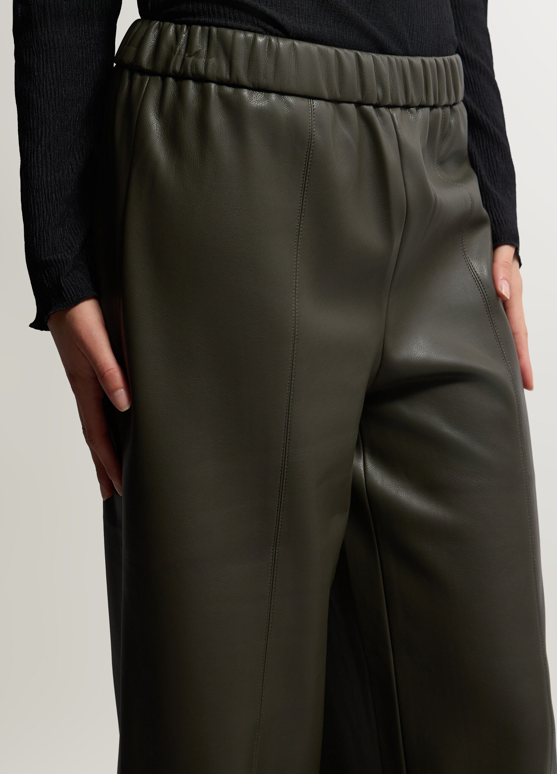 Pantaloni Straight Fit in eco pelle donna_3