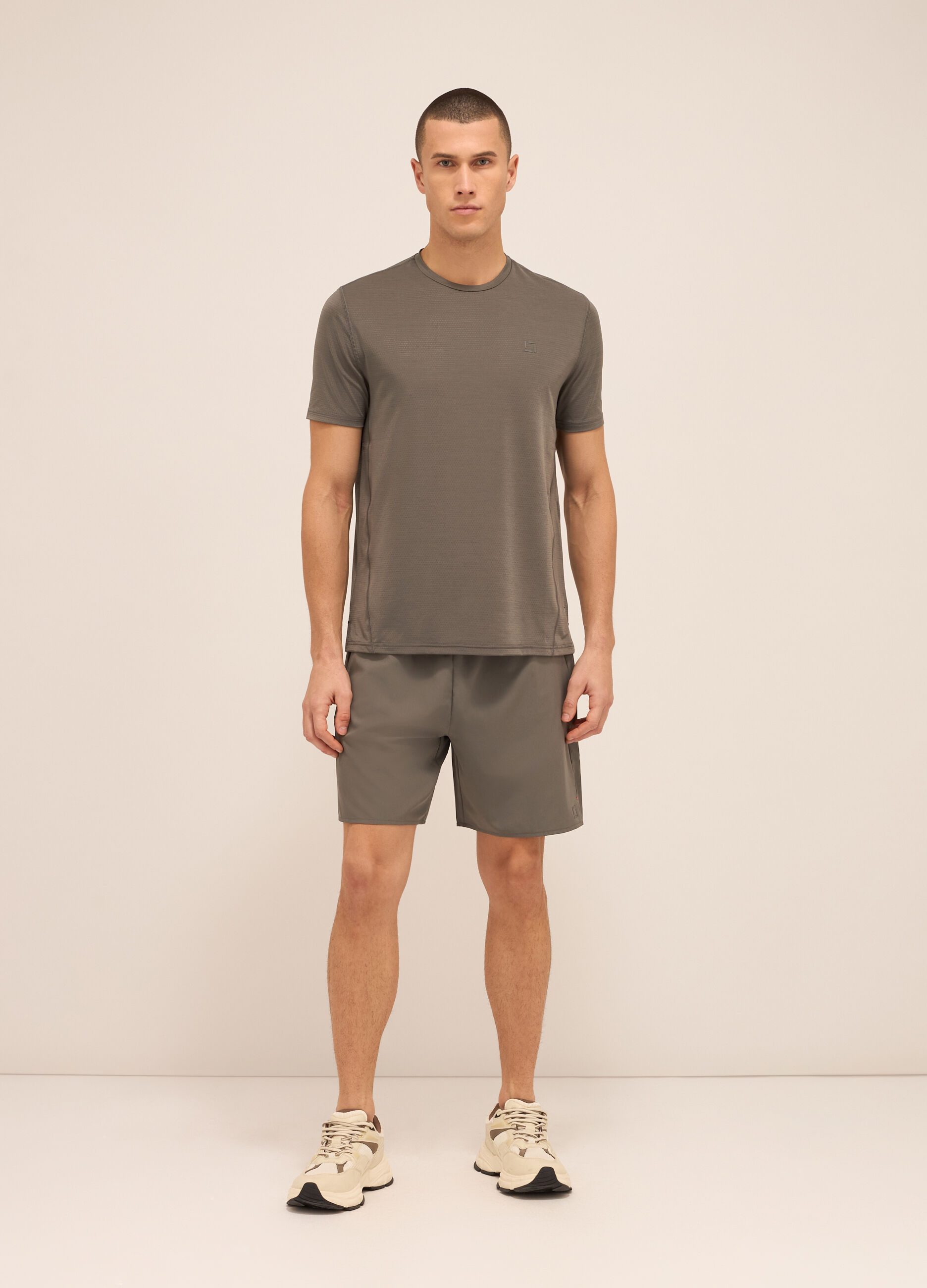 Shorts sportivi in tessuto tecnico uomo _0