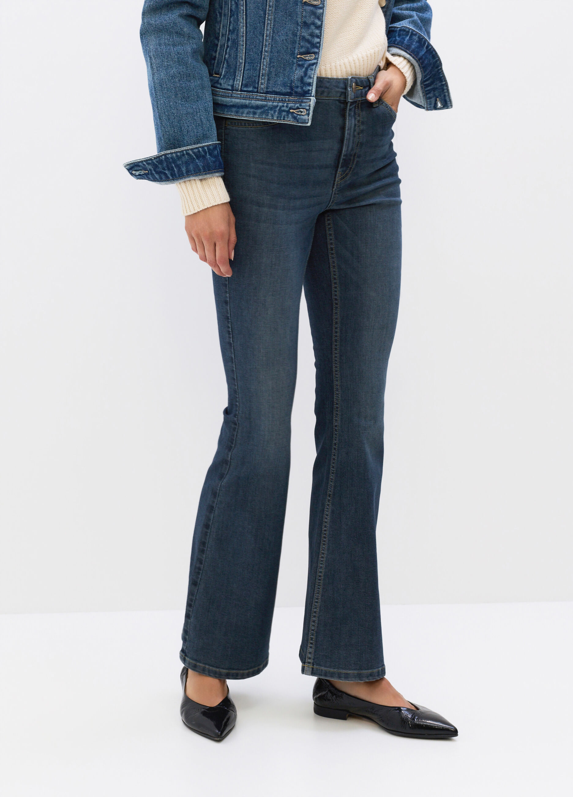 Pantaloni Flare Fit in denim stretch misto cotone donna_2