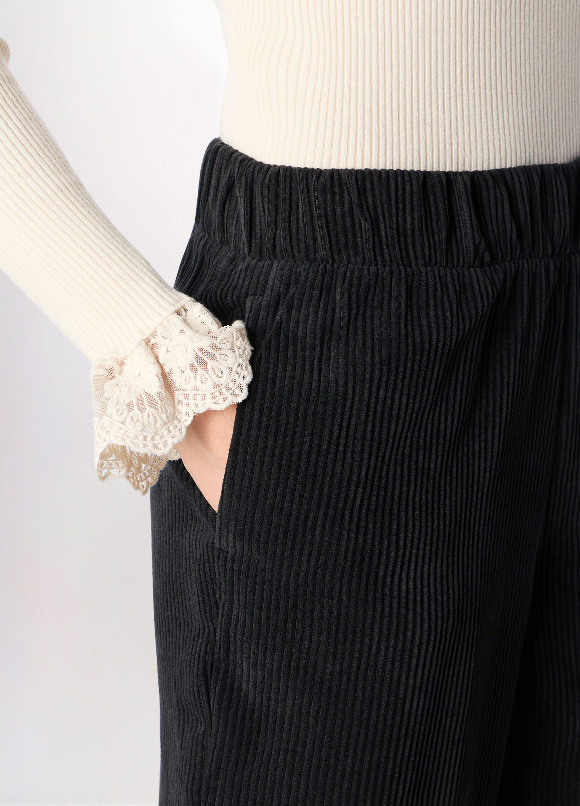 Pantaloni in velluto a coste donna_2