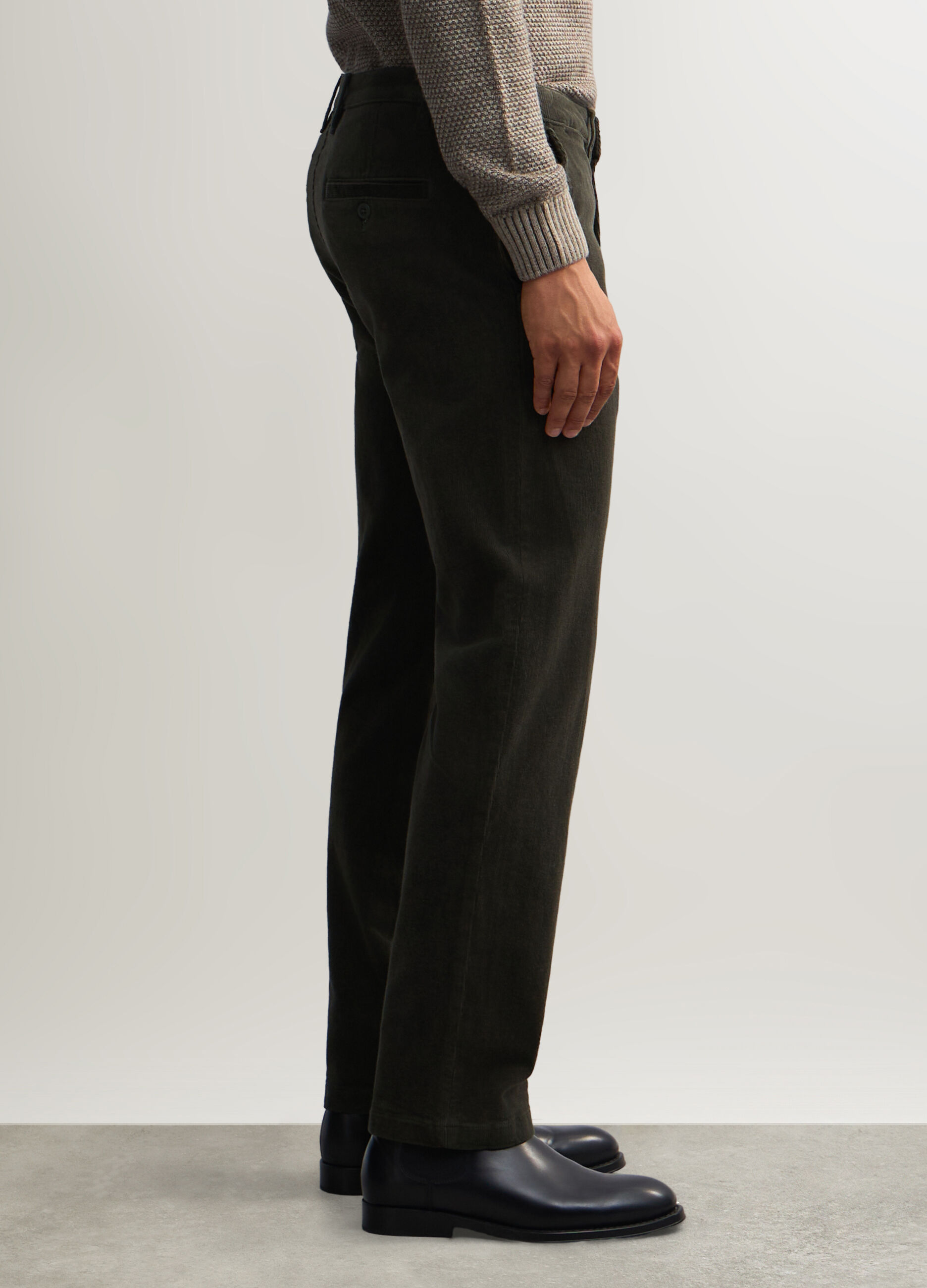Pantaloni chino slim fit in velluto a coste uomo_1