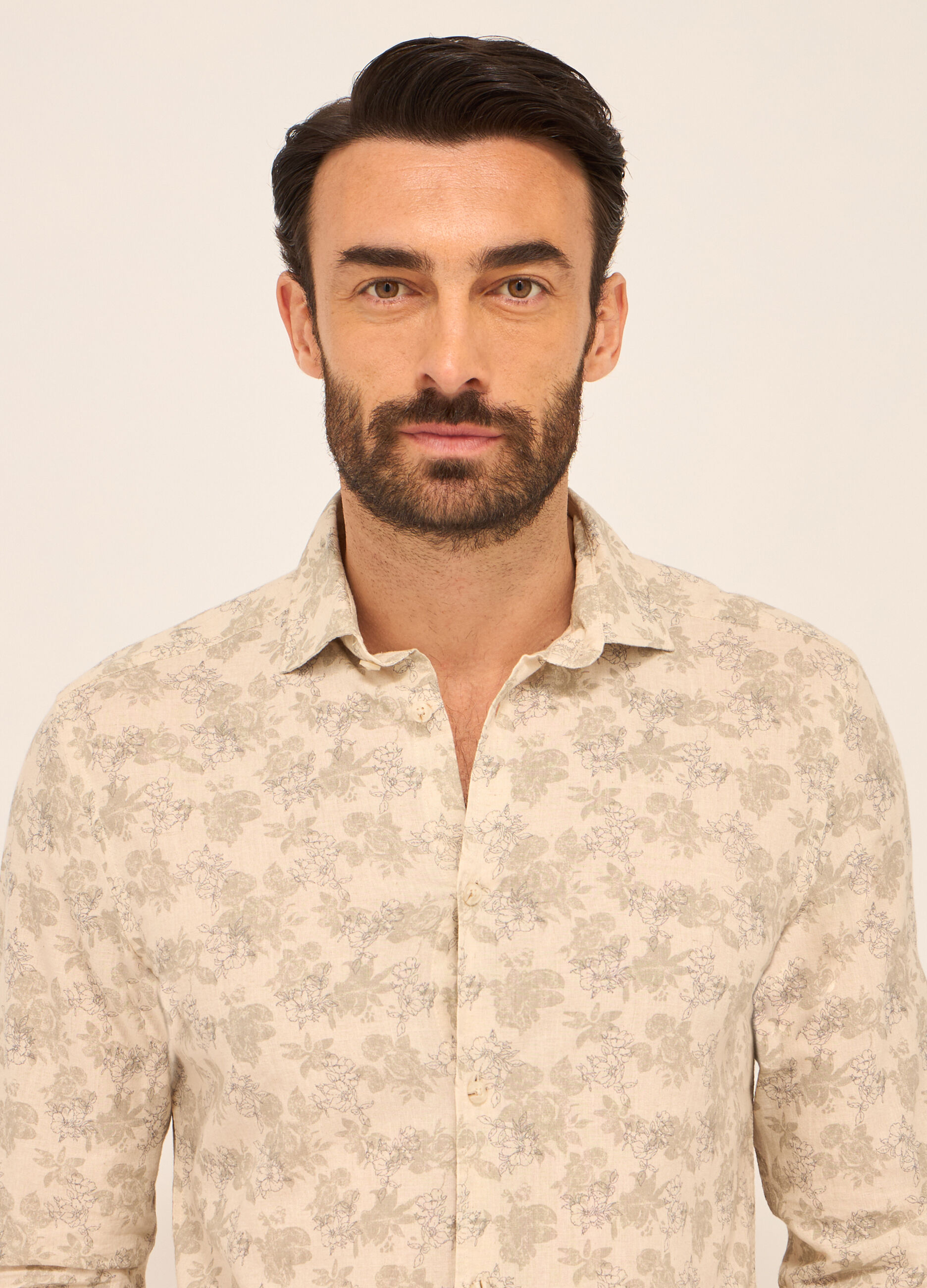 Camicia regular fit in cotone e lino a fiori_2