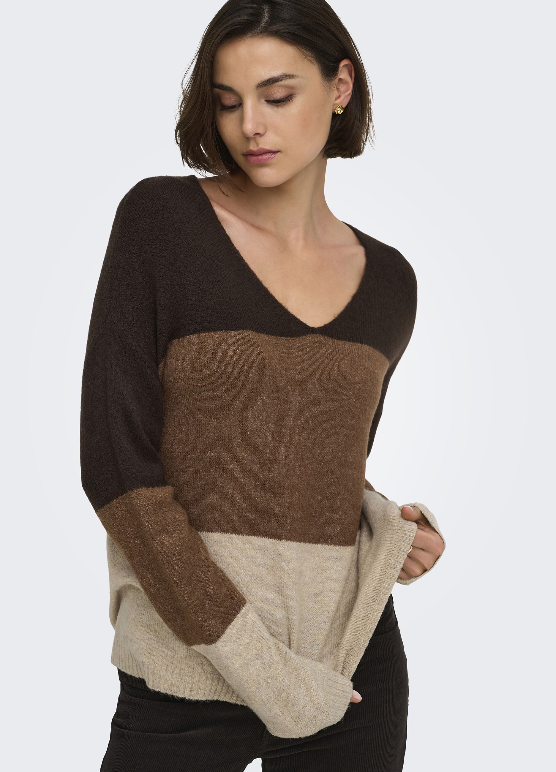 Pullover con scollo a V_2