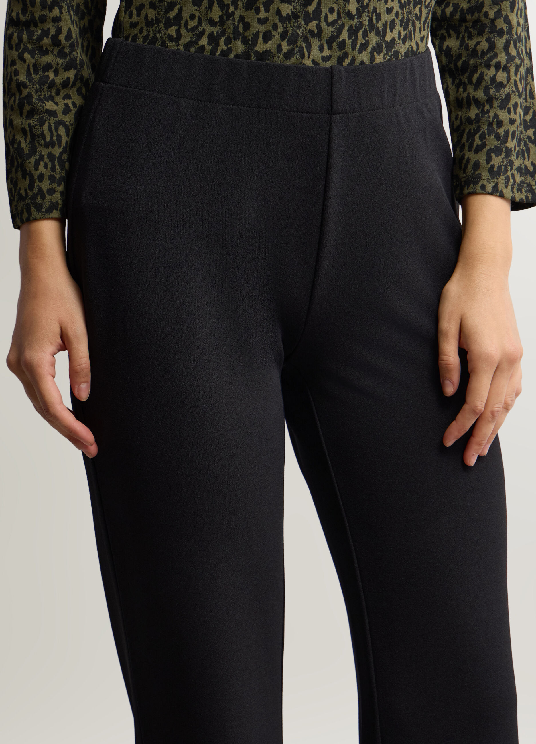 Pantaloni Flare Fit crepe stretch donna_3