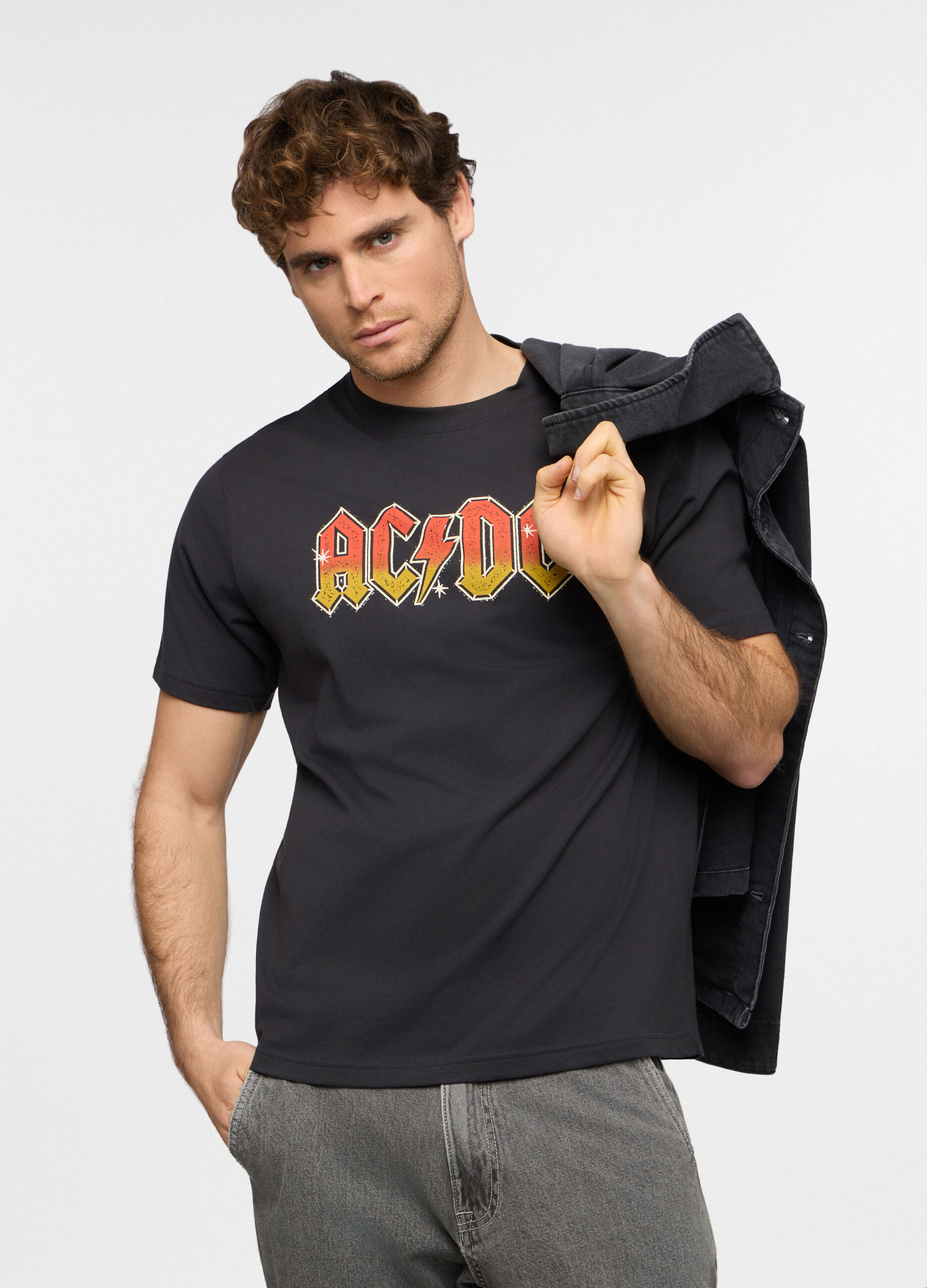 T-shirt girocollo con stampa AC/DC uomo_0
