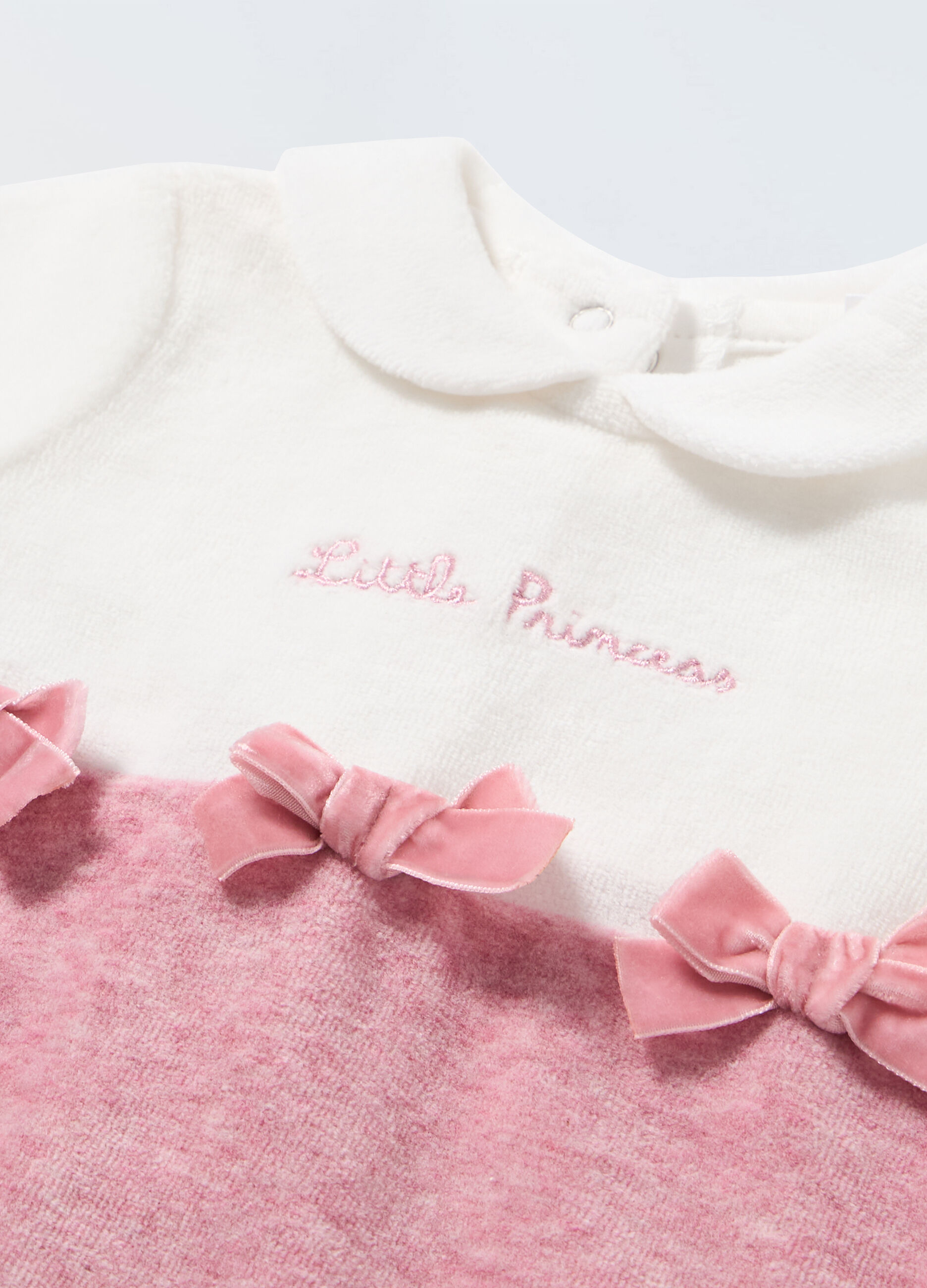 Tutina velours con applicazioni neonata_1