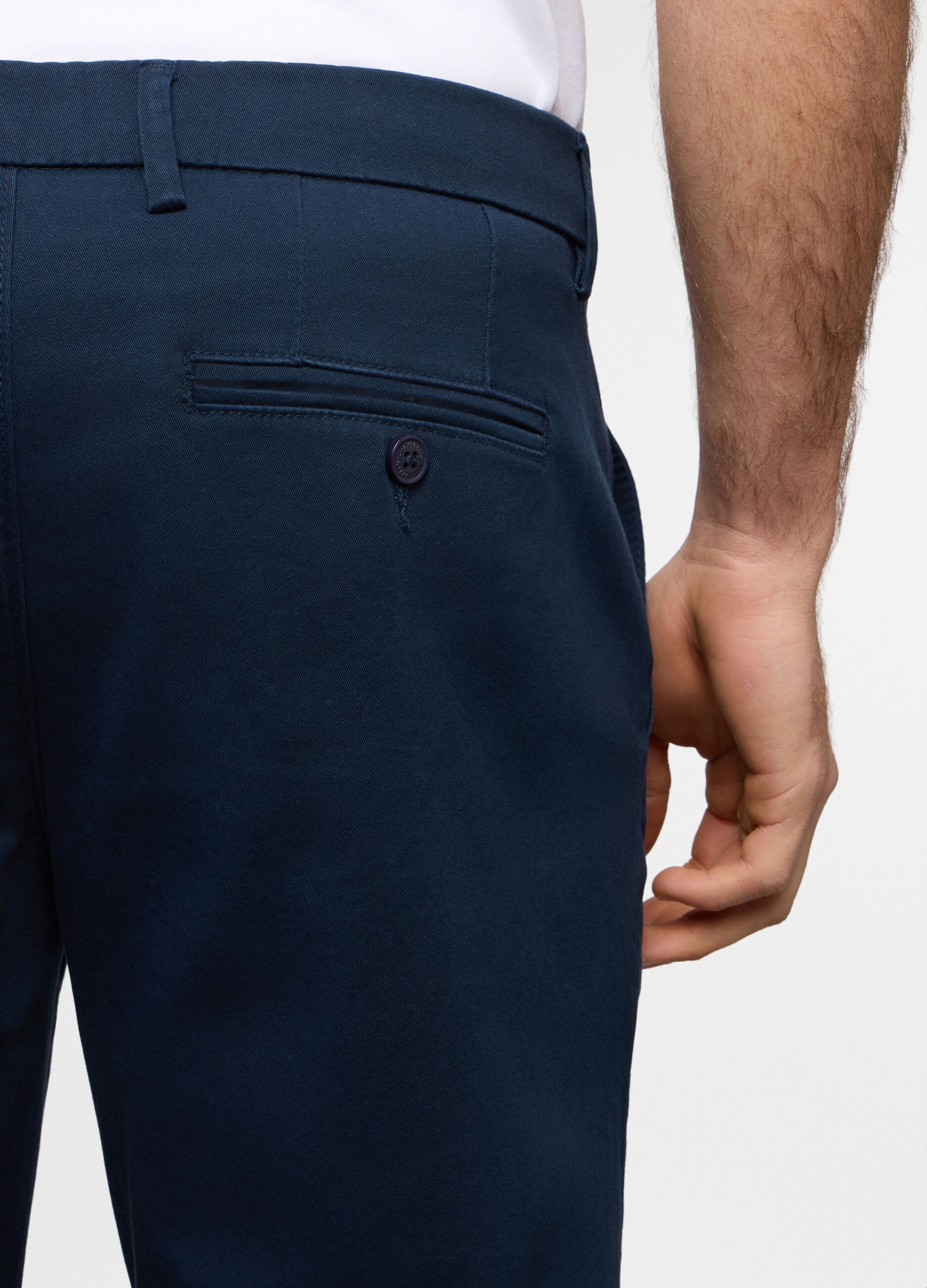 Pantaloni chino slim fit in cotone stretch uomo_2