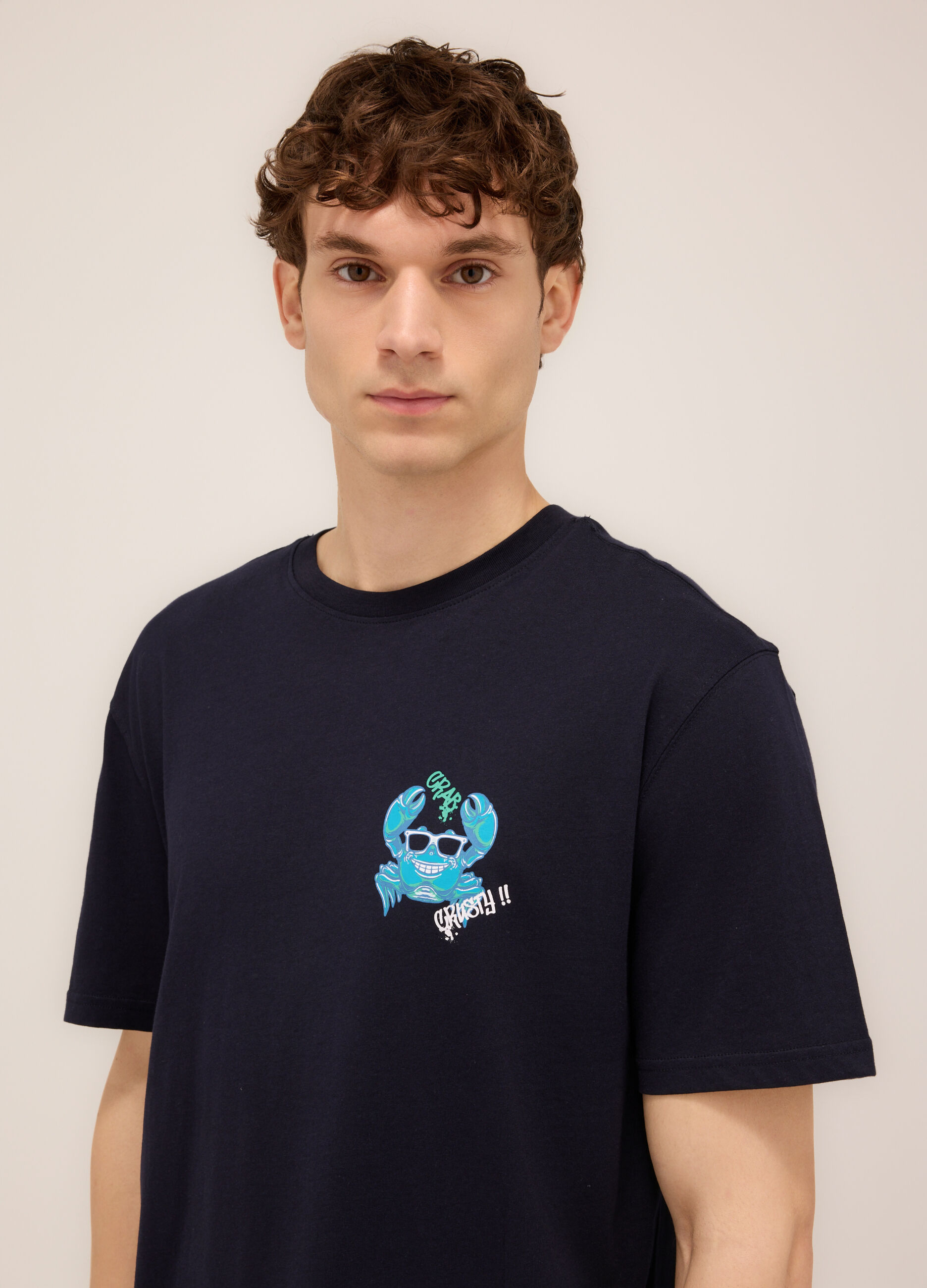 T-shirt girocollo stampa graffiti_2