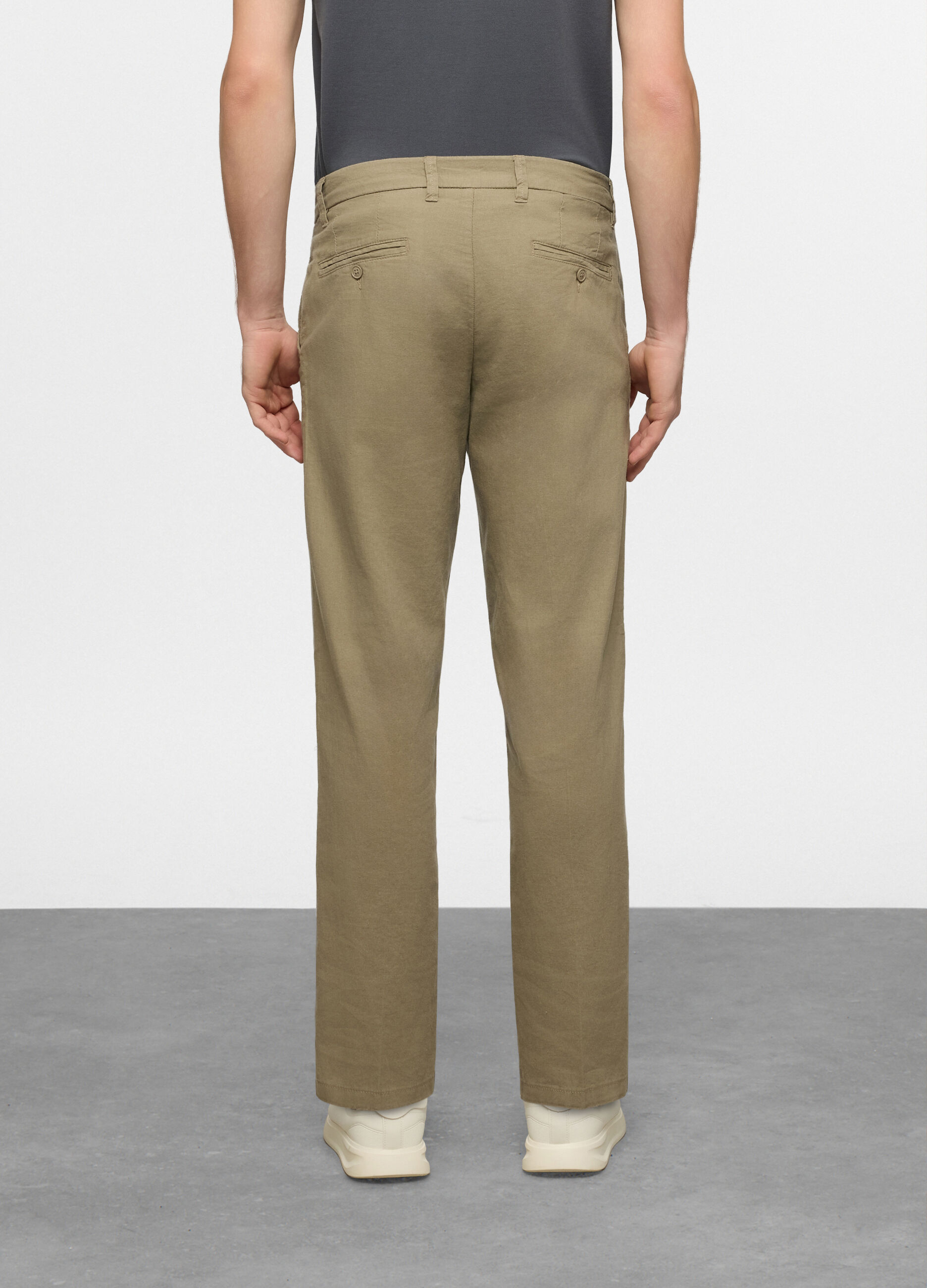 Pantalone chino regular fit in lino e cotone uomo_1