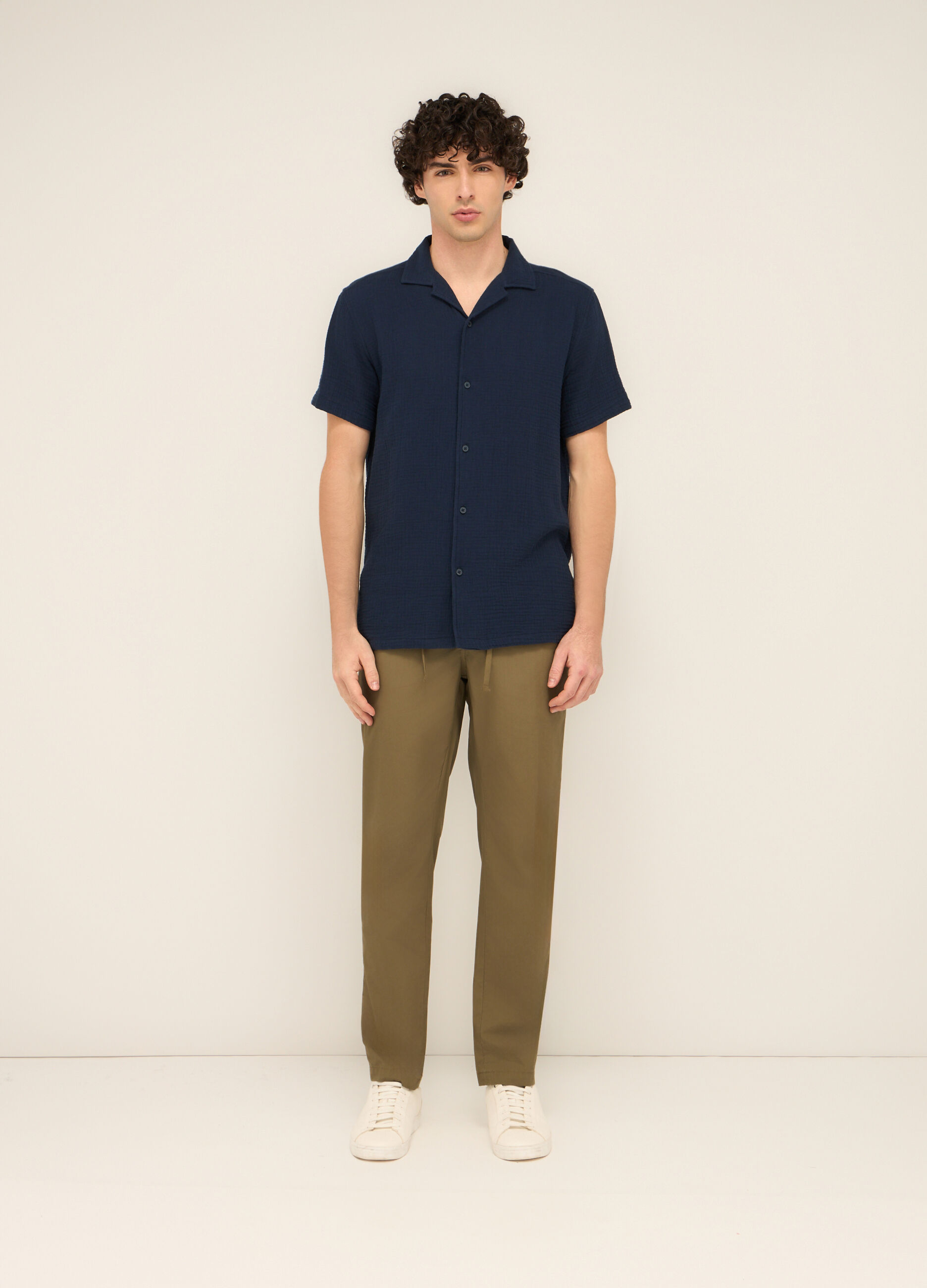 Pantaloni chino in cotone stretch con coulisse uomo_0