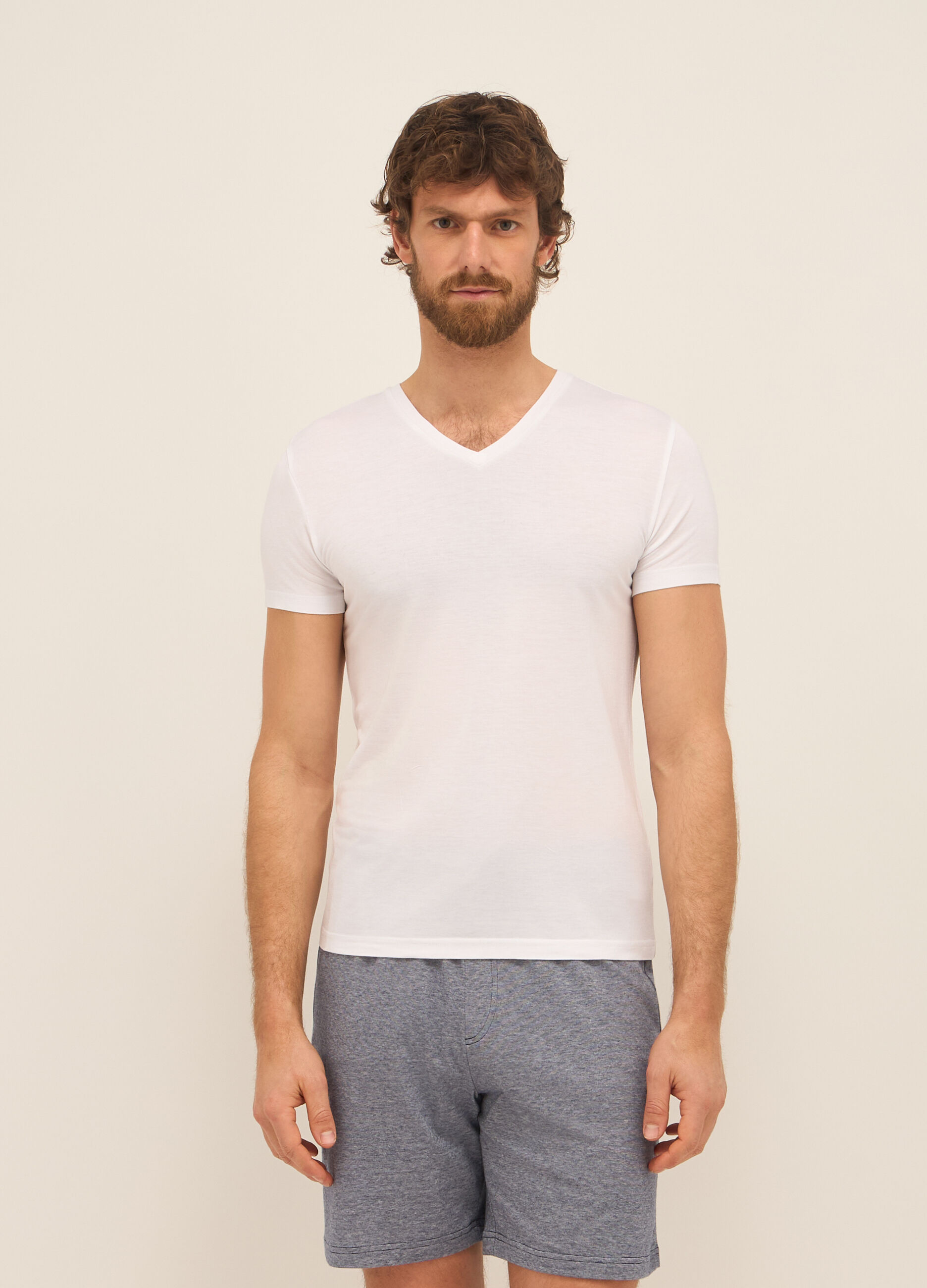 T-shirt collo a V in modal uomo_0