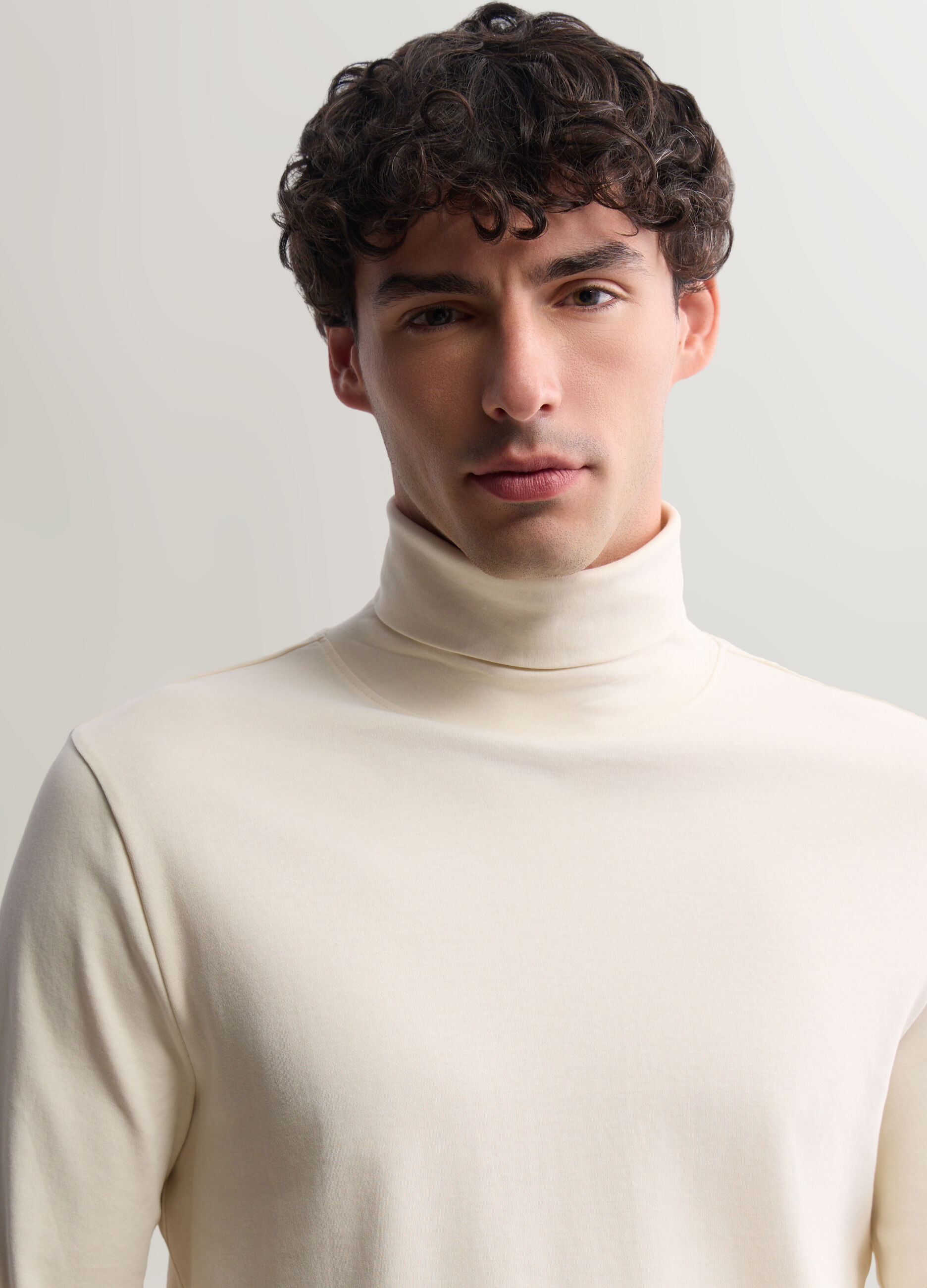 Maglia dolcevita in interlock di cotone uomo_2