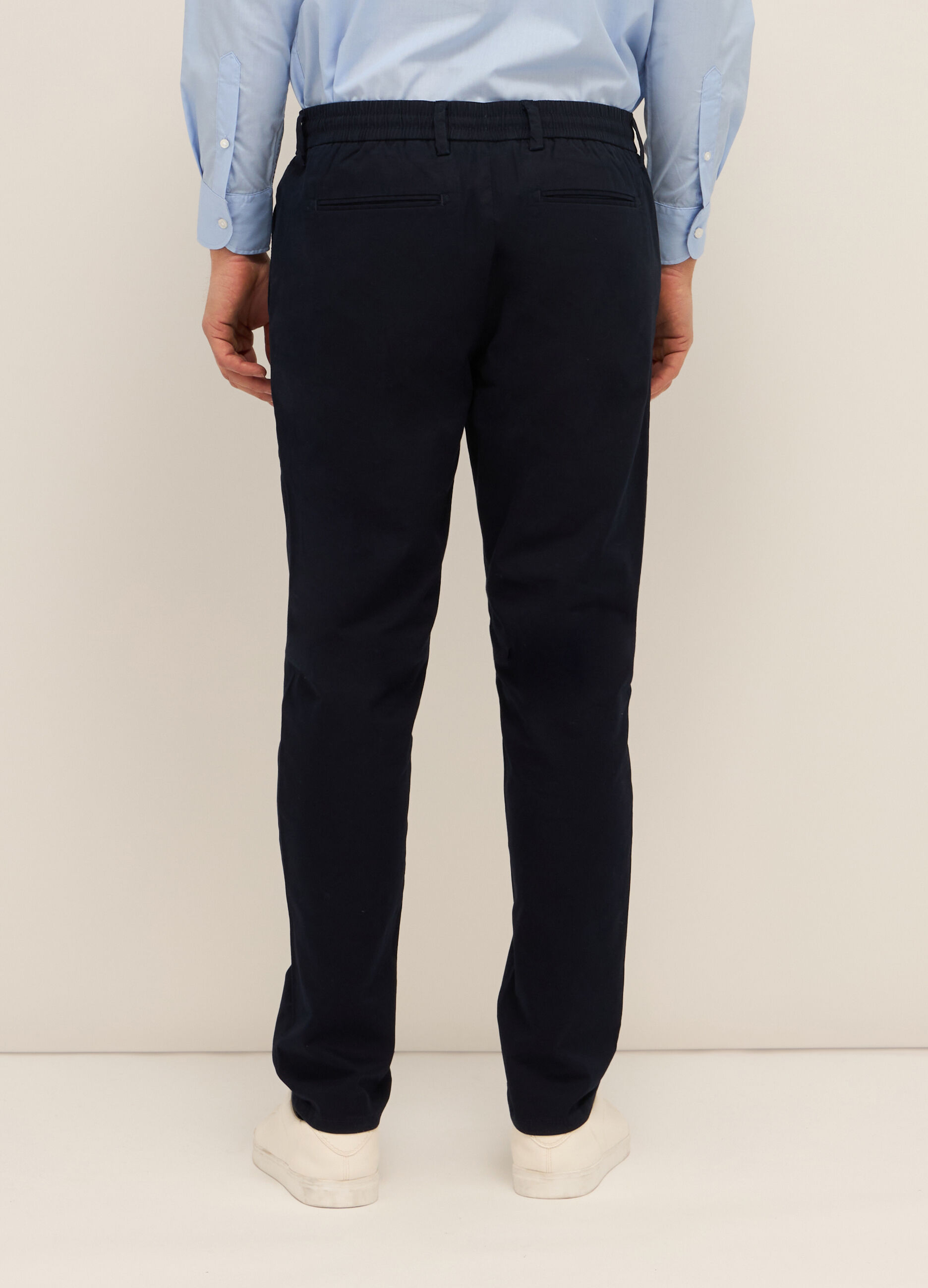 Pantaloni chino regular fit in cotone stretch uomo_1