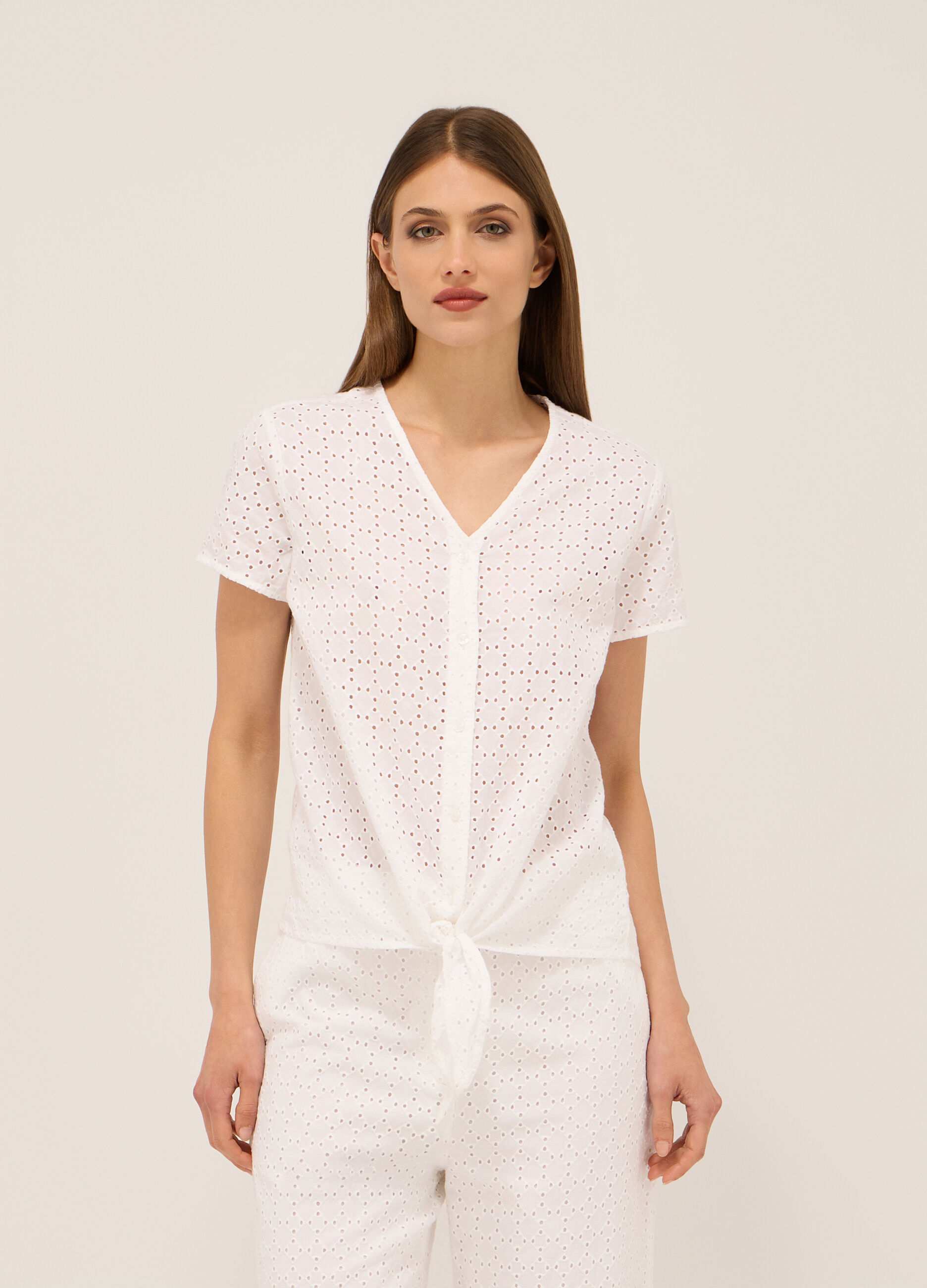 Camicia in puro cotone con ricami donna_0