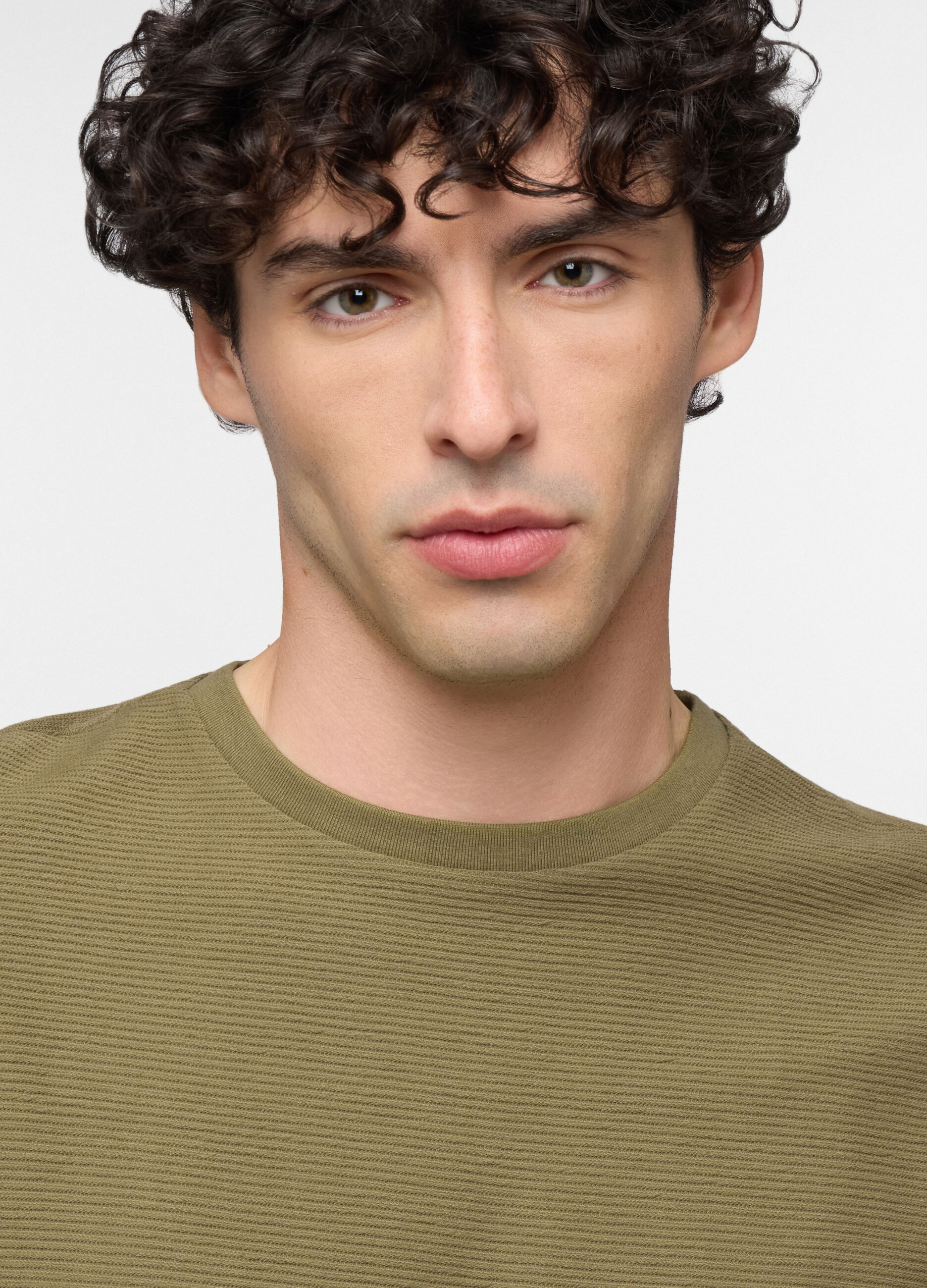 T-shirt girocollo in maglia uomo_2