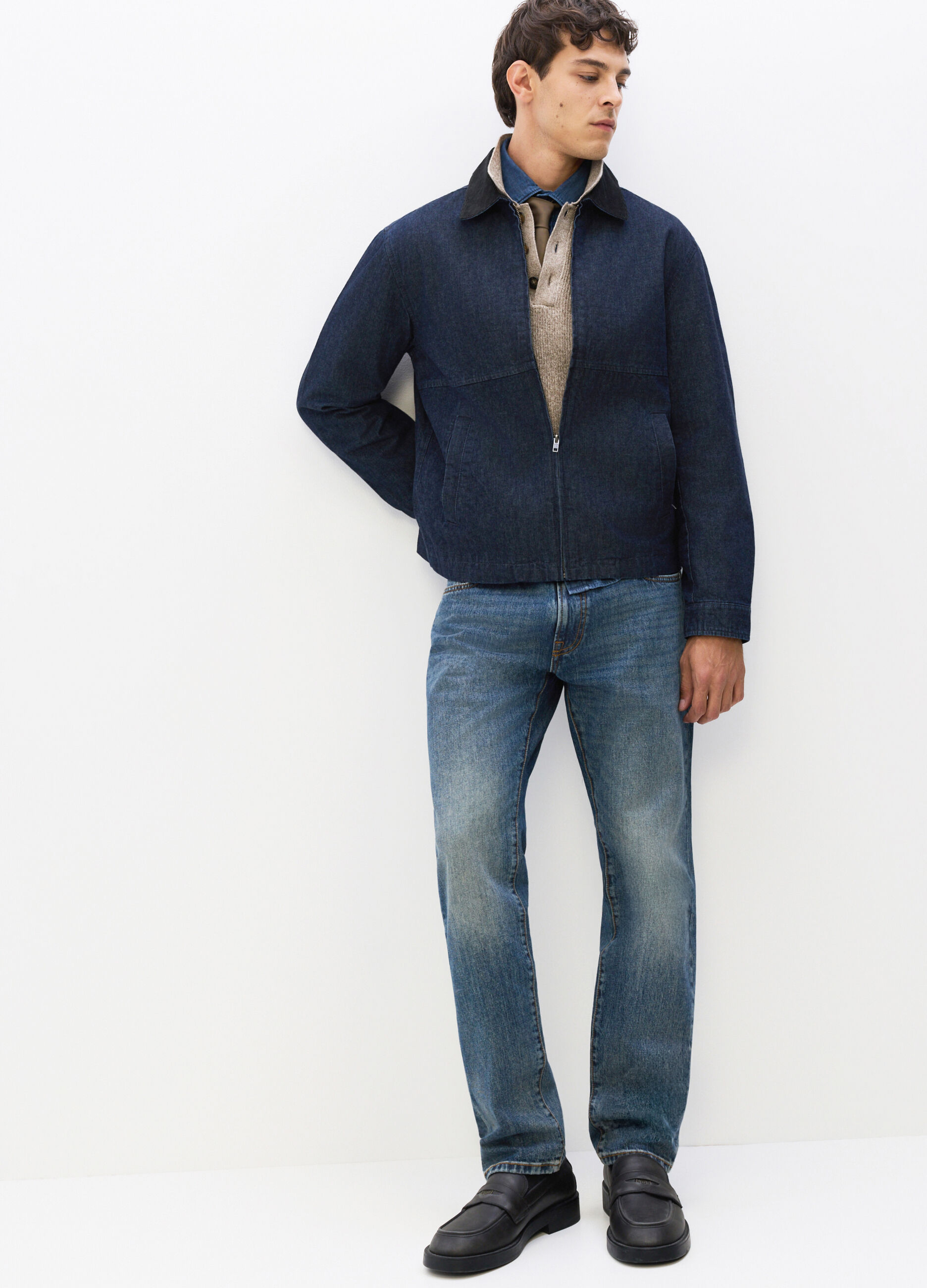 Jeans regular fit in denim lavato uomo_0