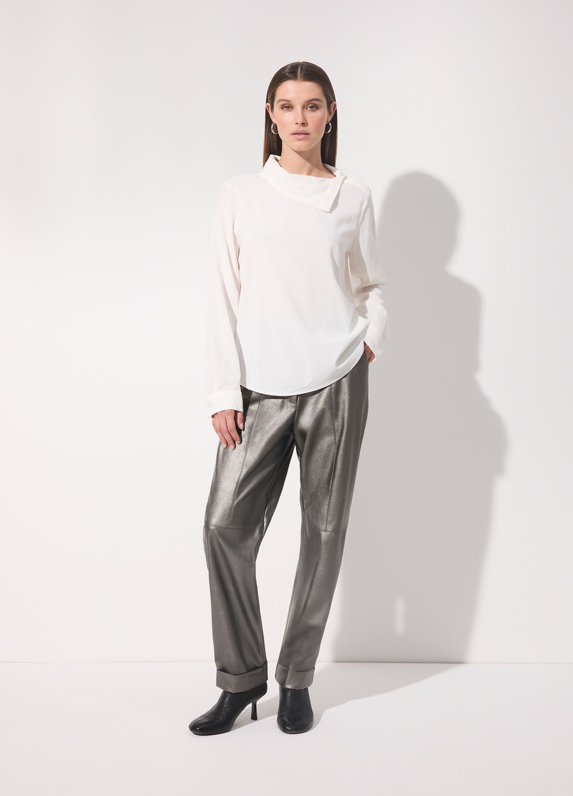 Camicia in viscosa crêpe a collo alto donna_0