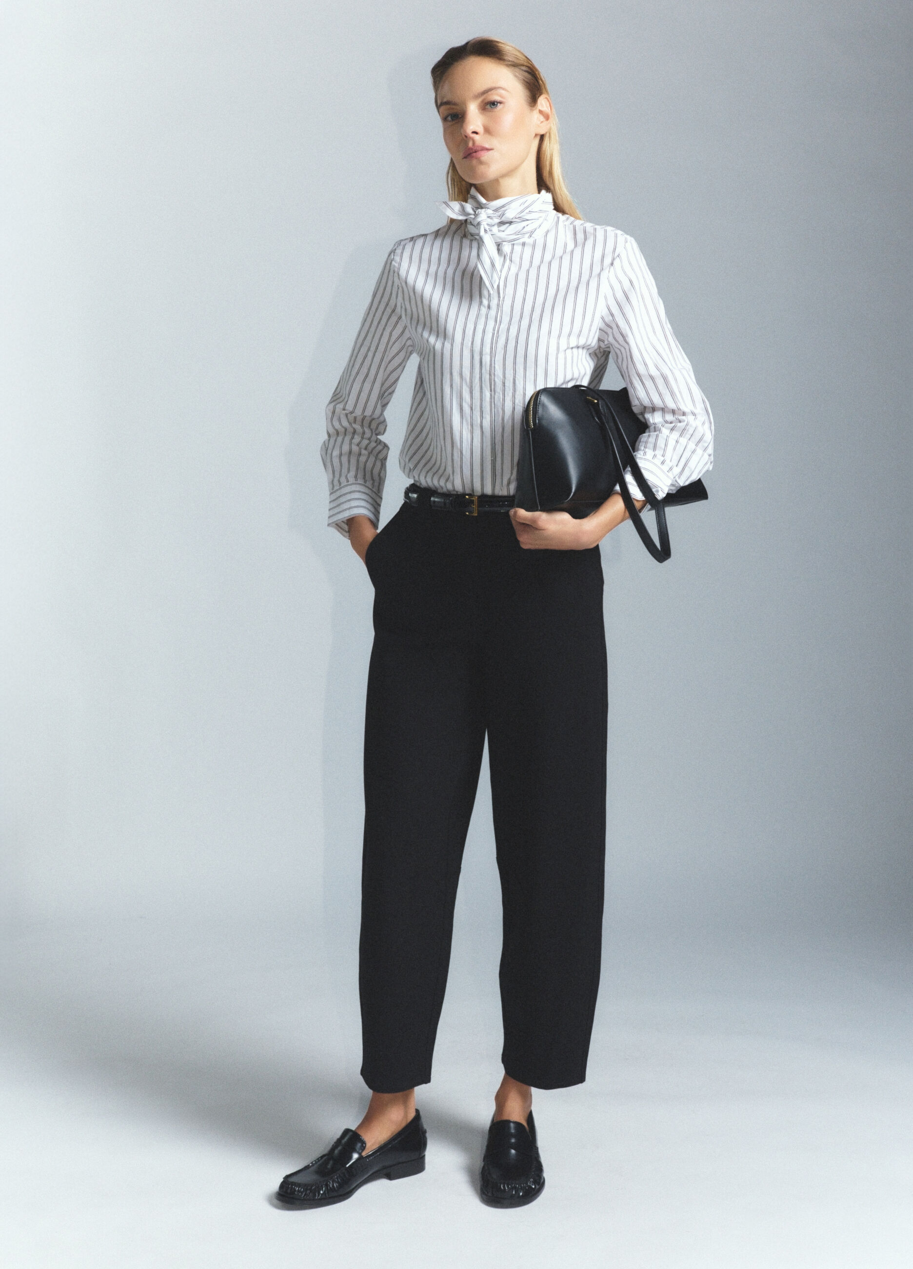 Pantaloni Carrot Fit in Punto Milano di viscosa stretch donna_0