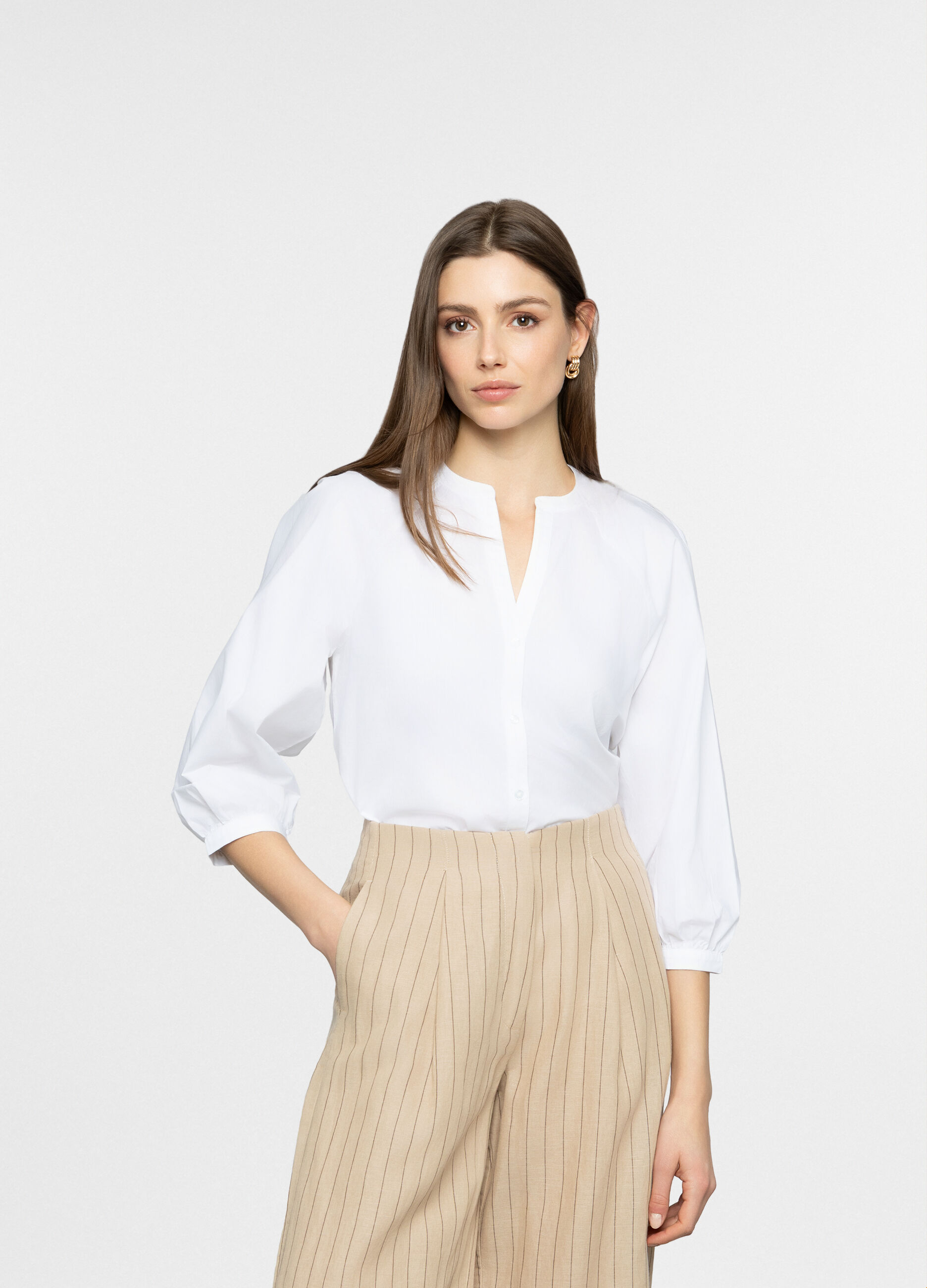 Camicia regular fit con scollo a V donna_0