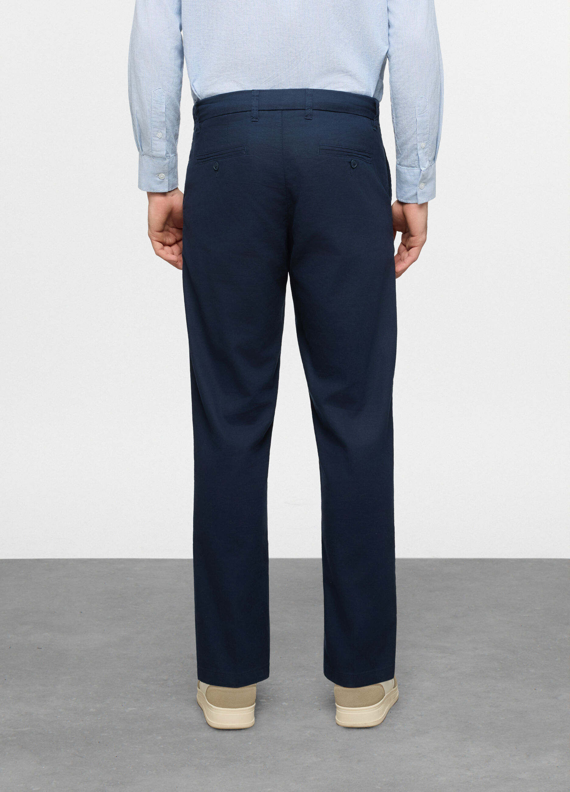 Pantalone chino regular fit in lino e cotone uomo_1