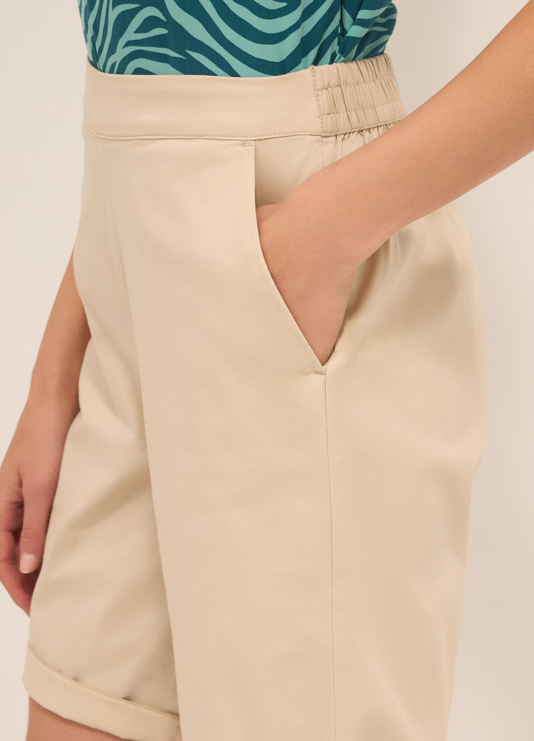 Shorts in twill di cotone stretch donna_2
