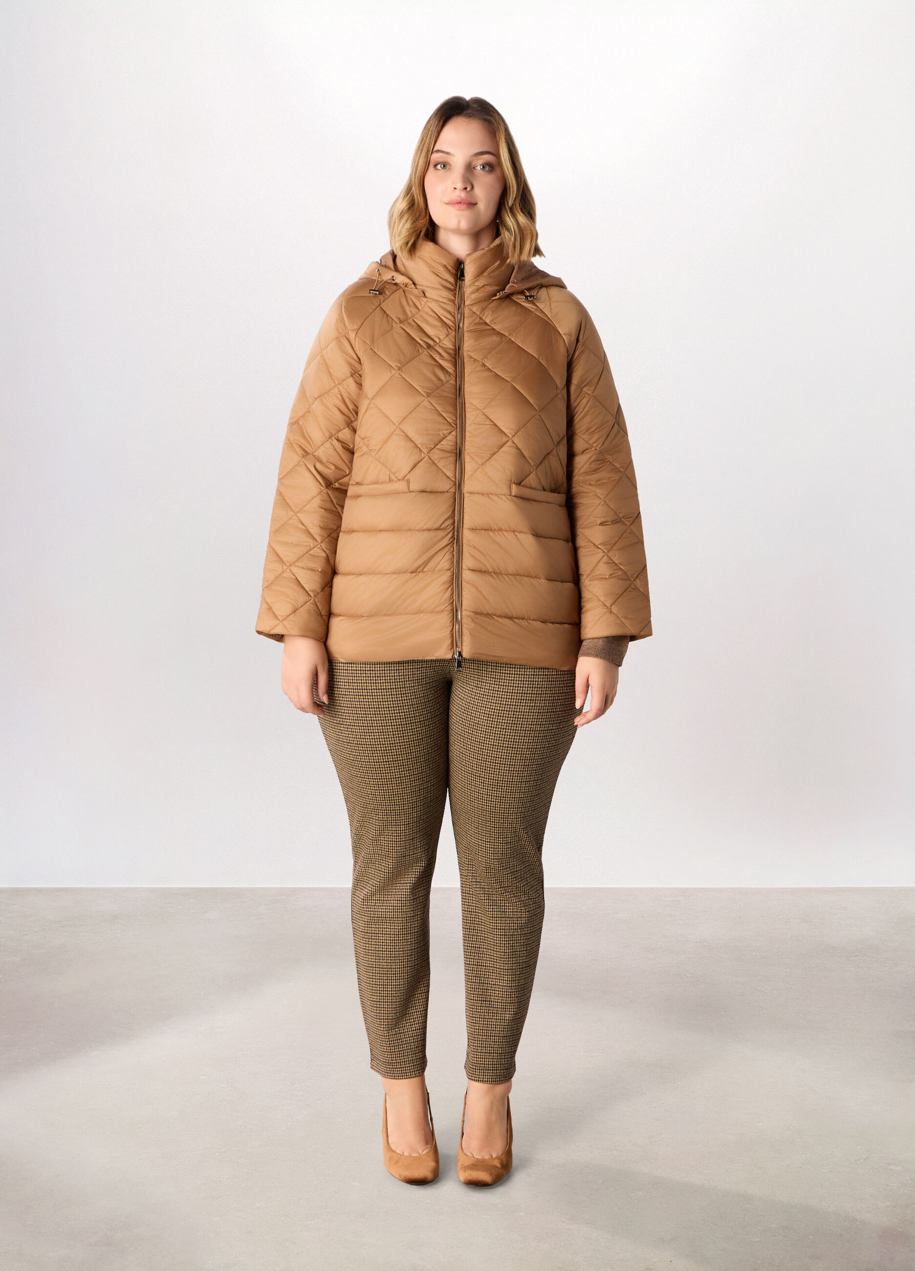 Giubbino imbottito con cappuccio donna curvy_0