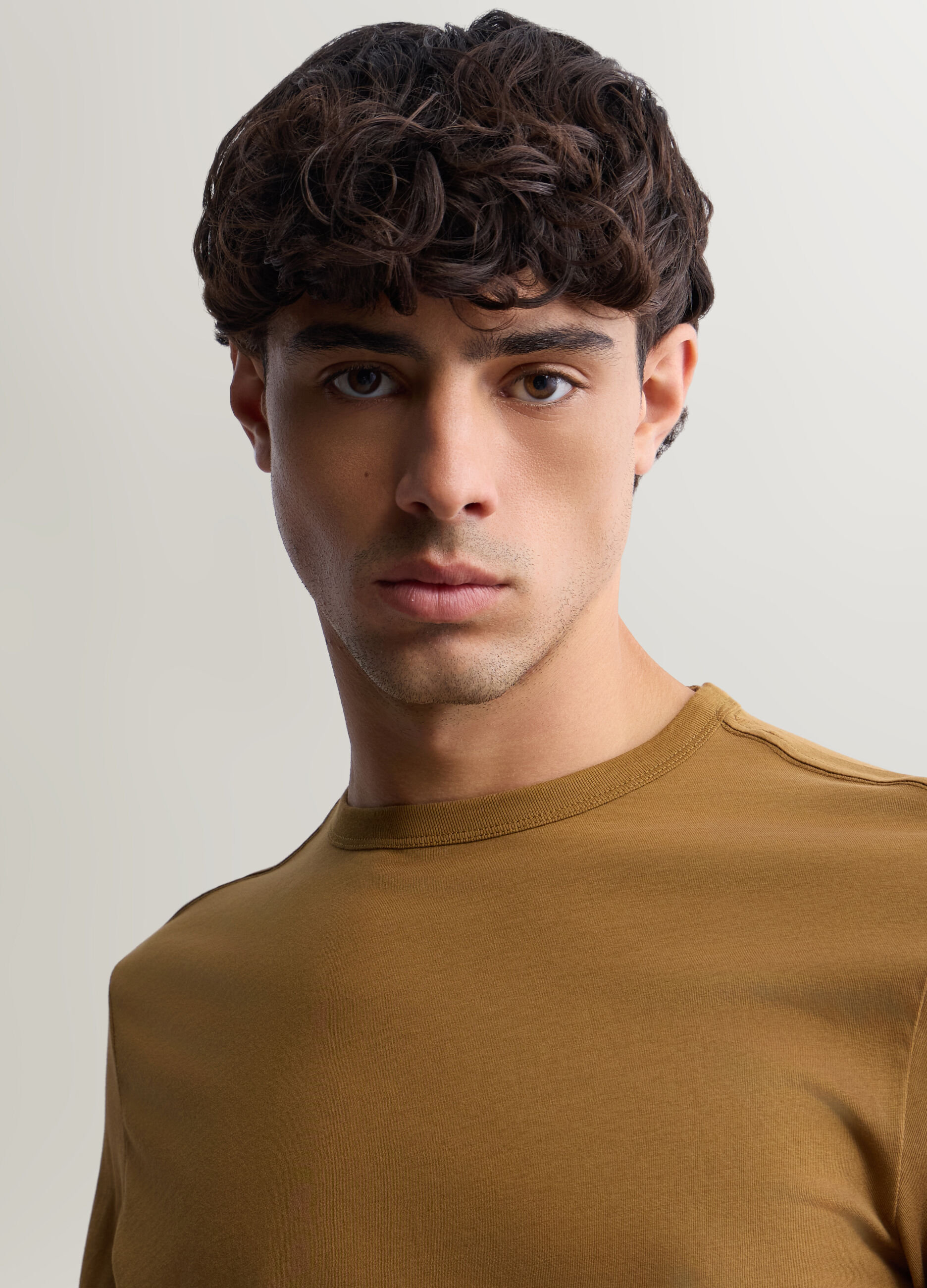 Maglia girocollo a maniche lunghe in cotone uomo_2
