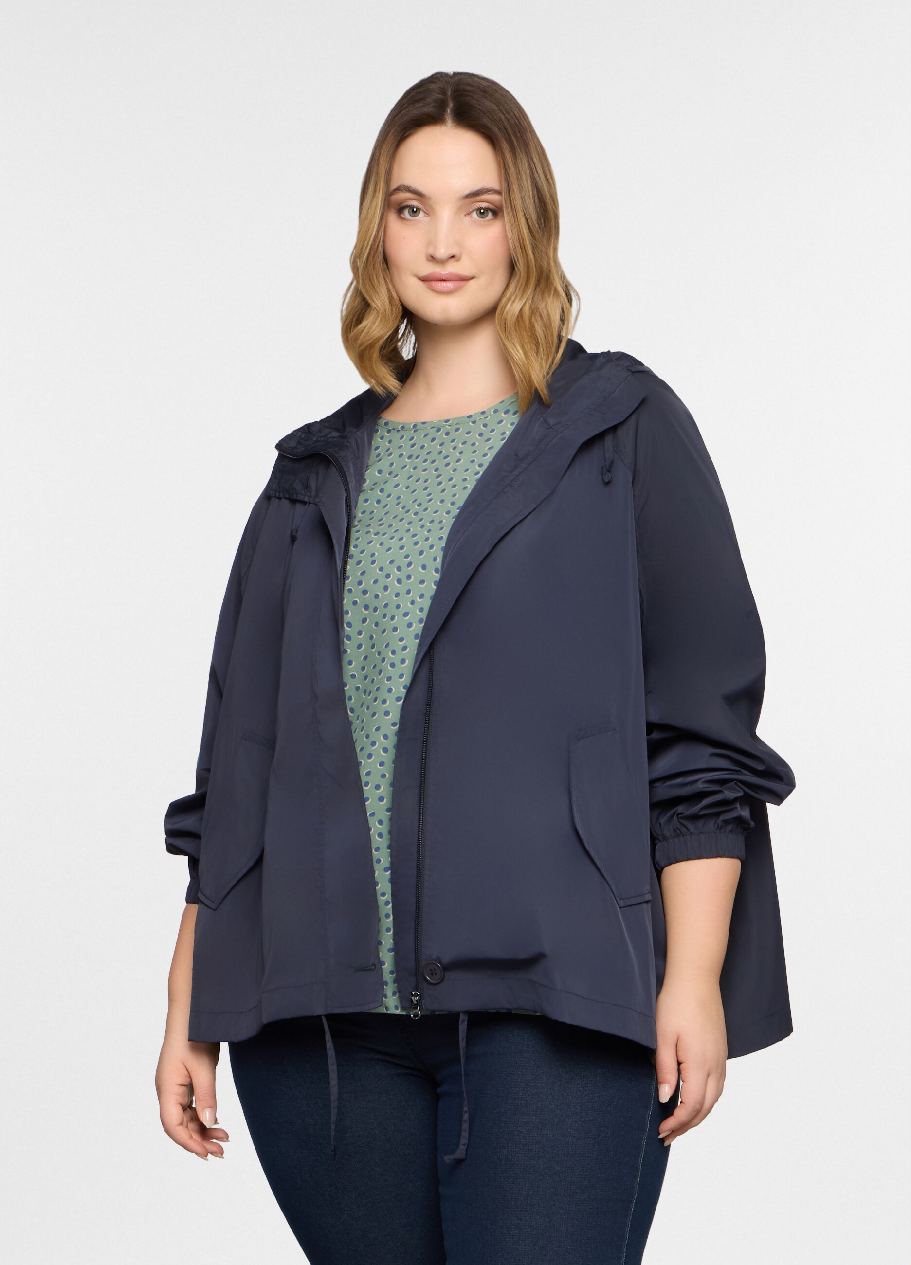 Giacca antipioggia over fit con cappuccio donna curvy_0