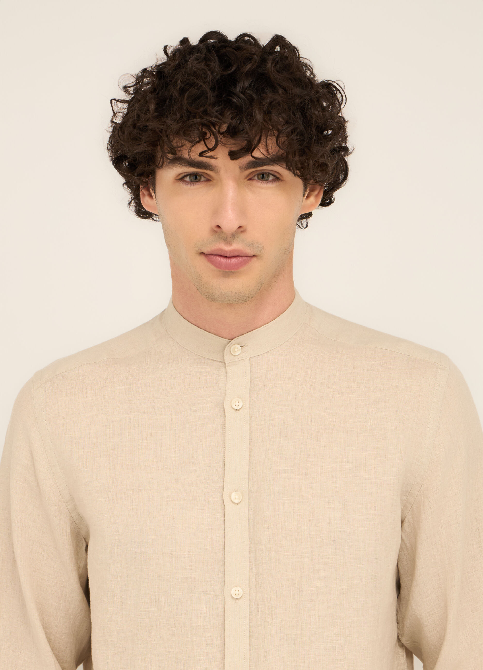 Camicia colletto coreano in puro lino uomo_2