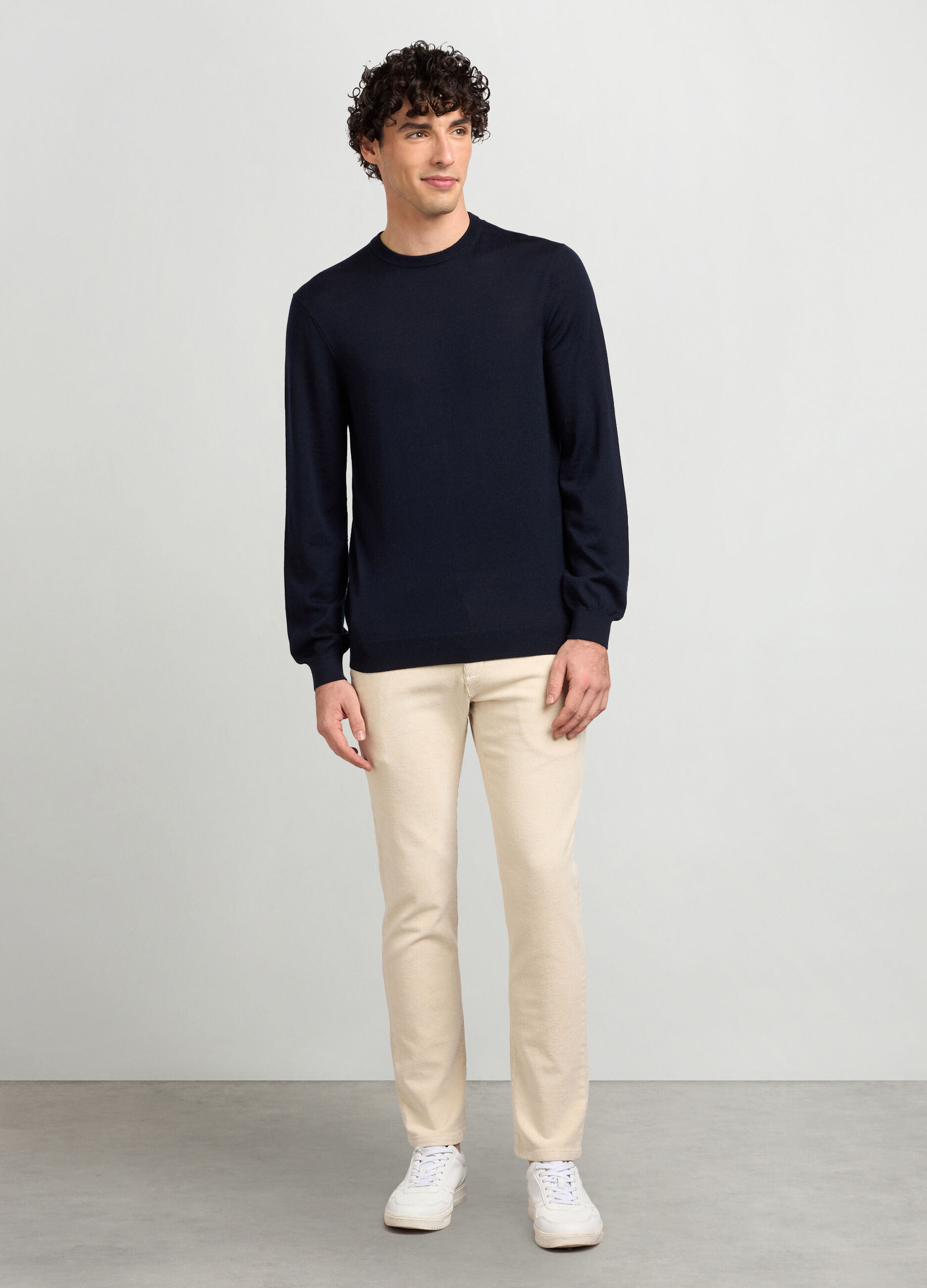 Pantaloni chino slim fit in velluto a coste uomo_0