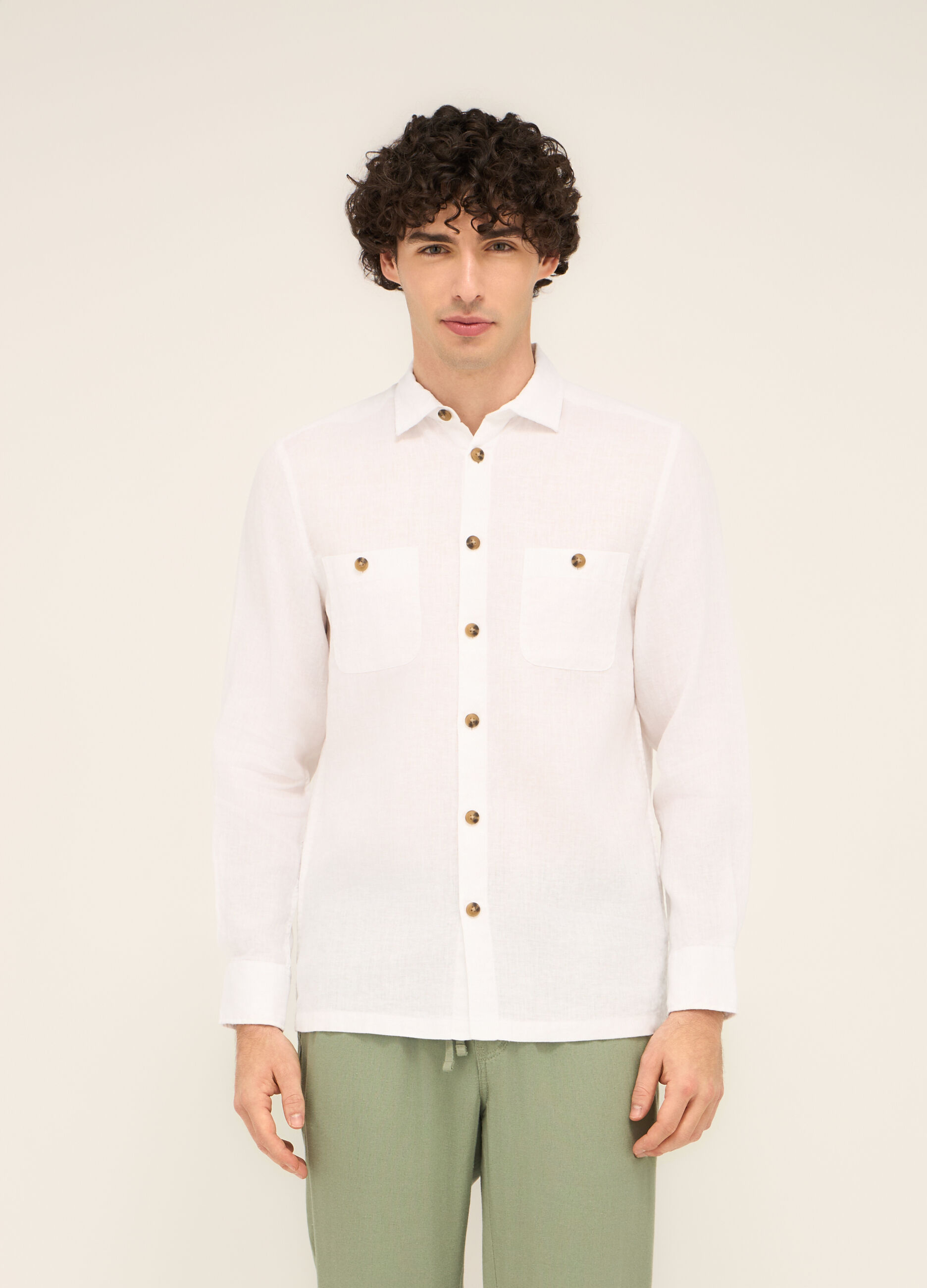 Camicia con taschini in puro lino uomo_0